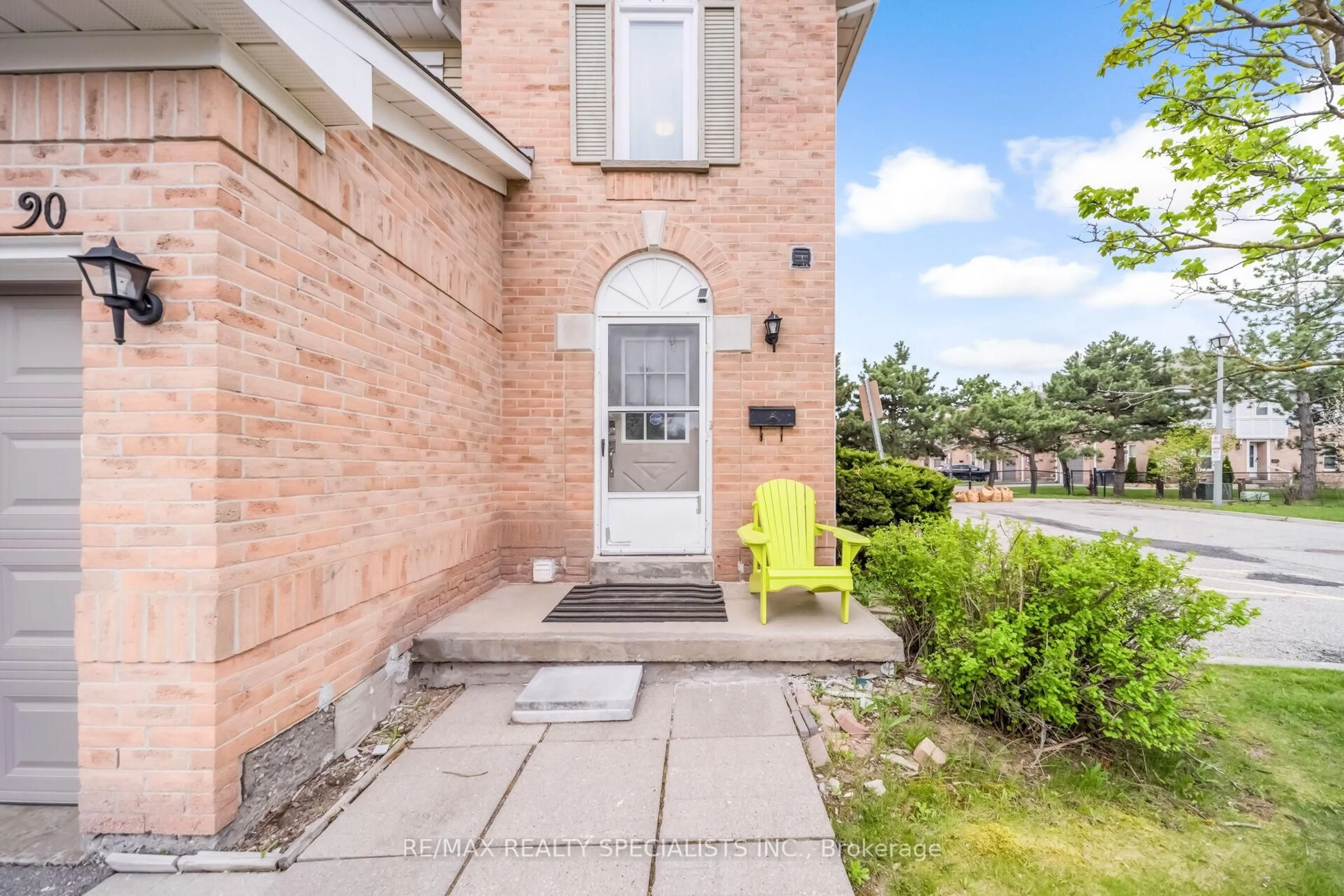 Patio, street for 90 Wickstead St, Brampton Ontario L6R 1N8