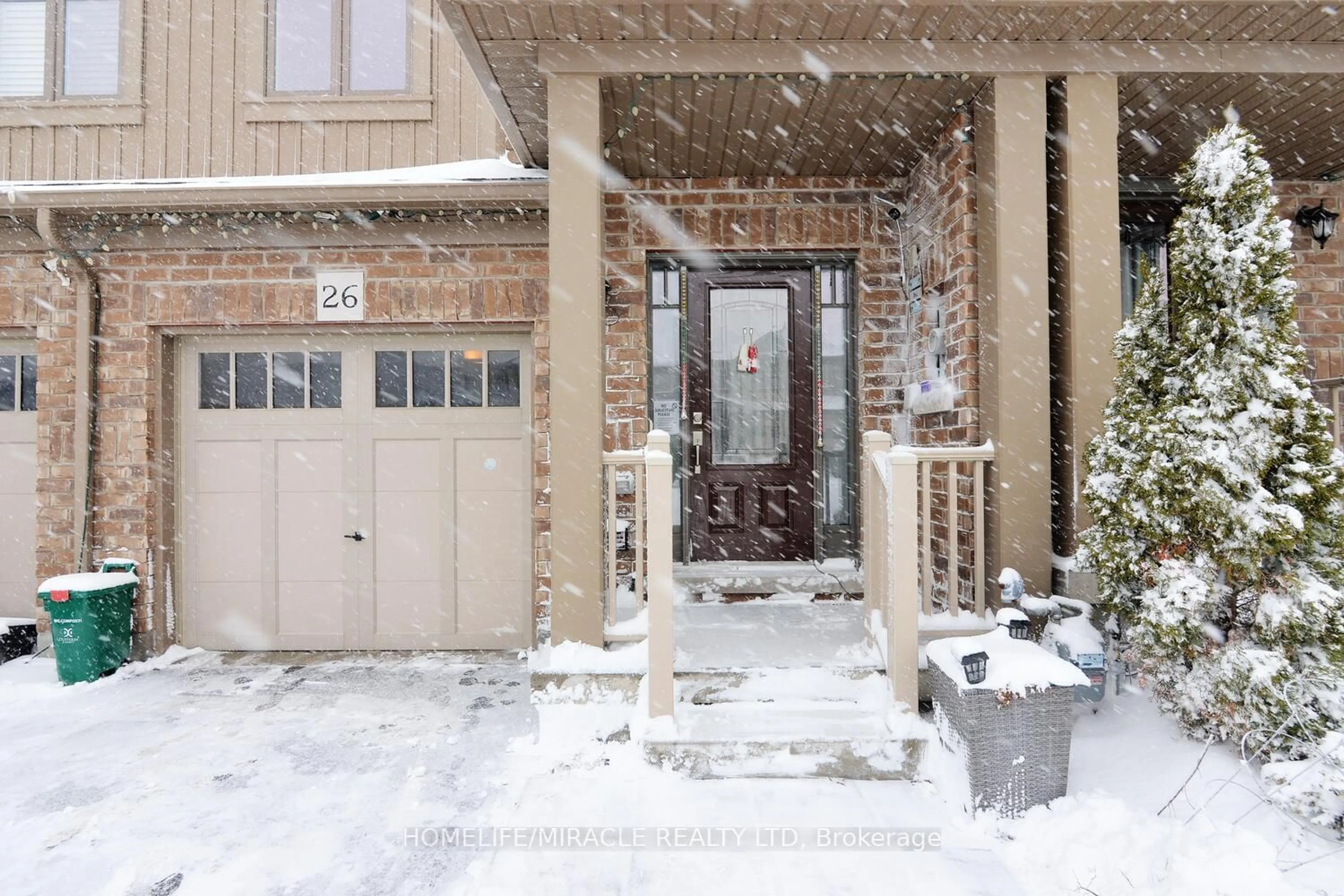 Indoor entryway for 26 Winterton Crt, Orangeville Ontario L9W 7N5