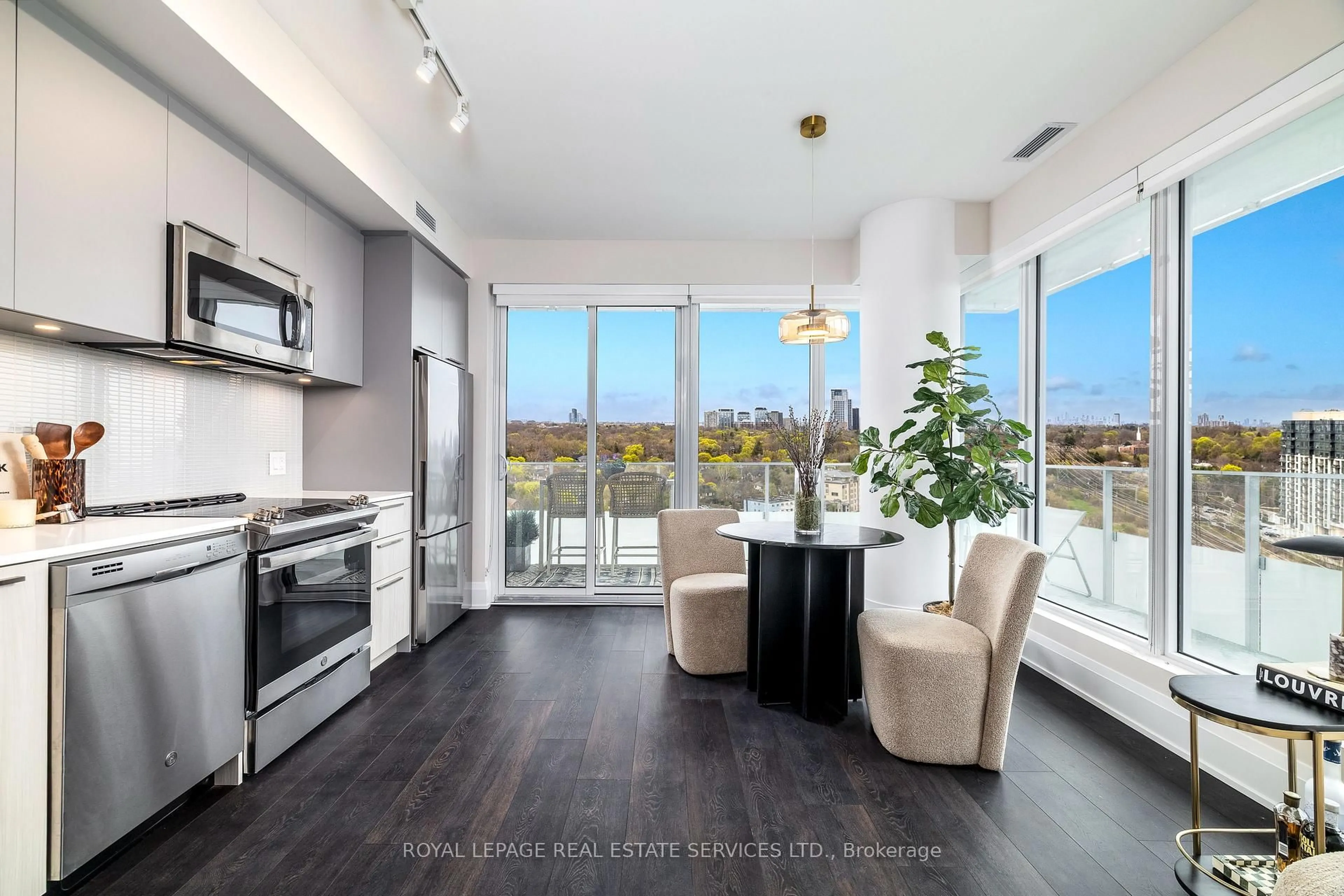 Open concept kitchen, unknown for 20 Brin Dr #1402, Toronto Ontario M8X 0B2