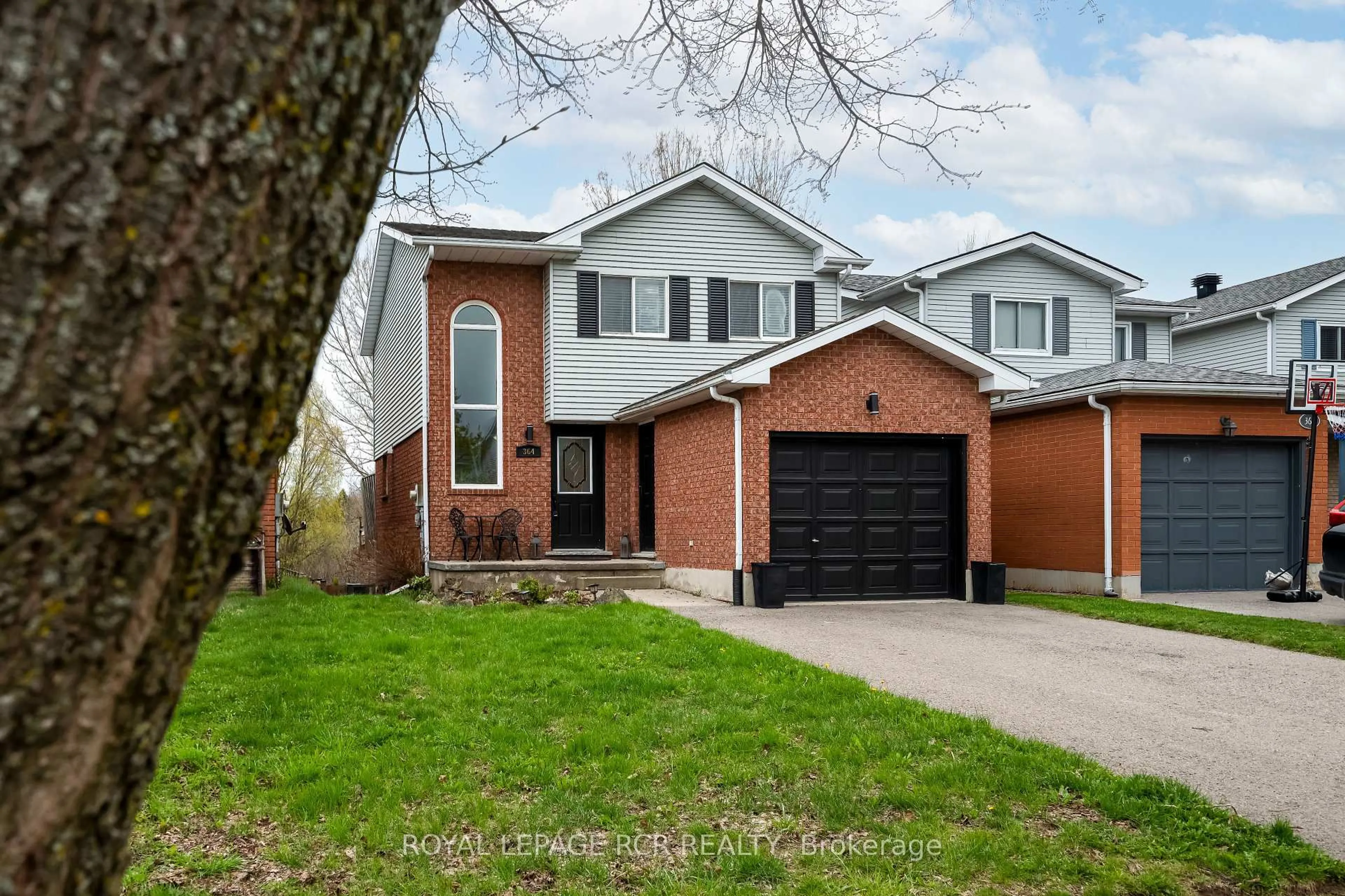 Home with brick exterior material, street for 364 Adams Crt, Orangeville Ontario L9W 4M2