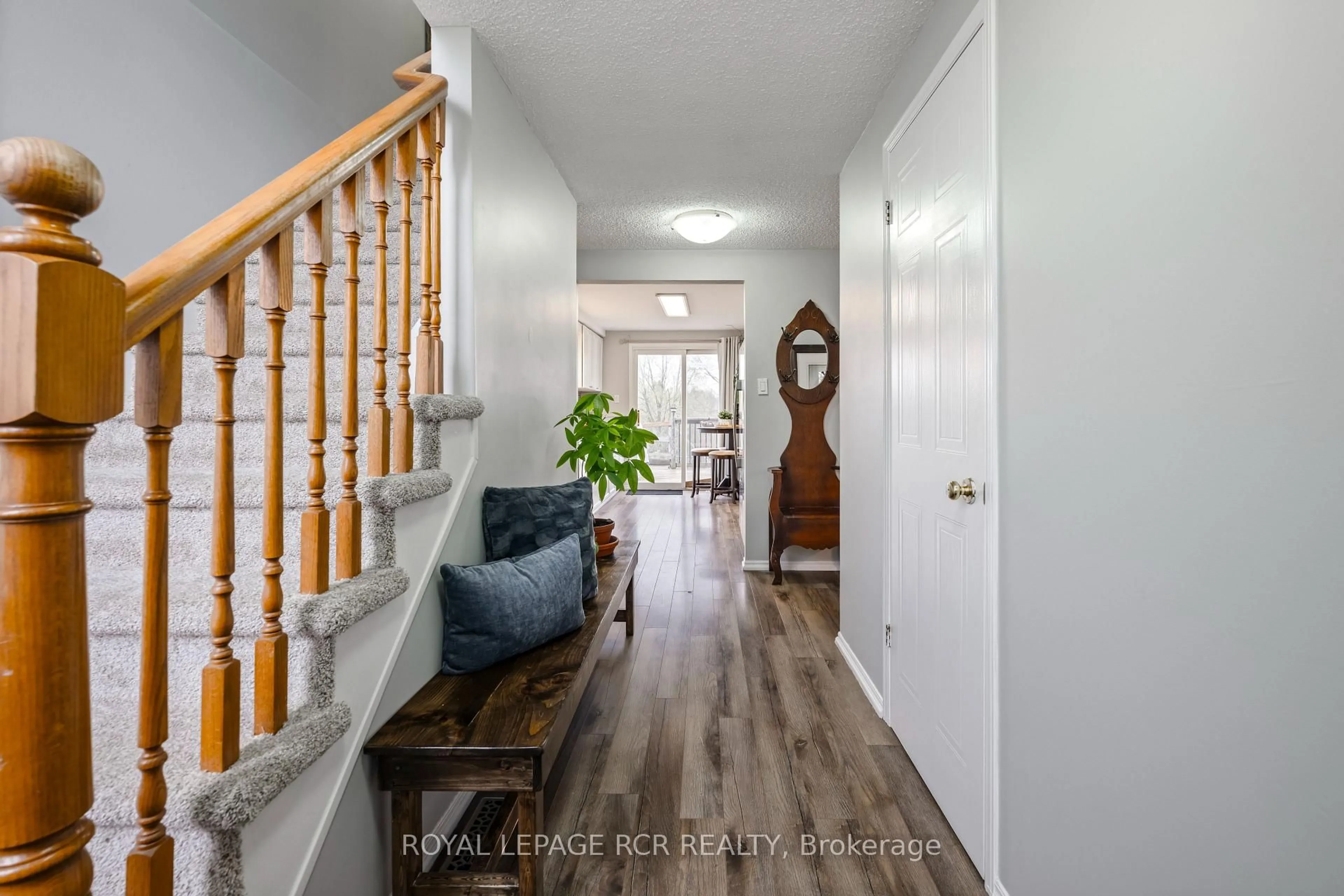 Indoor entryway for 364 Adams Crt, Orangeville Ontario L9W 4M2