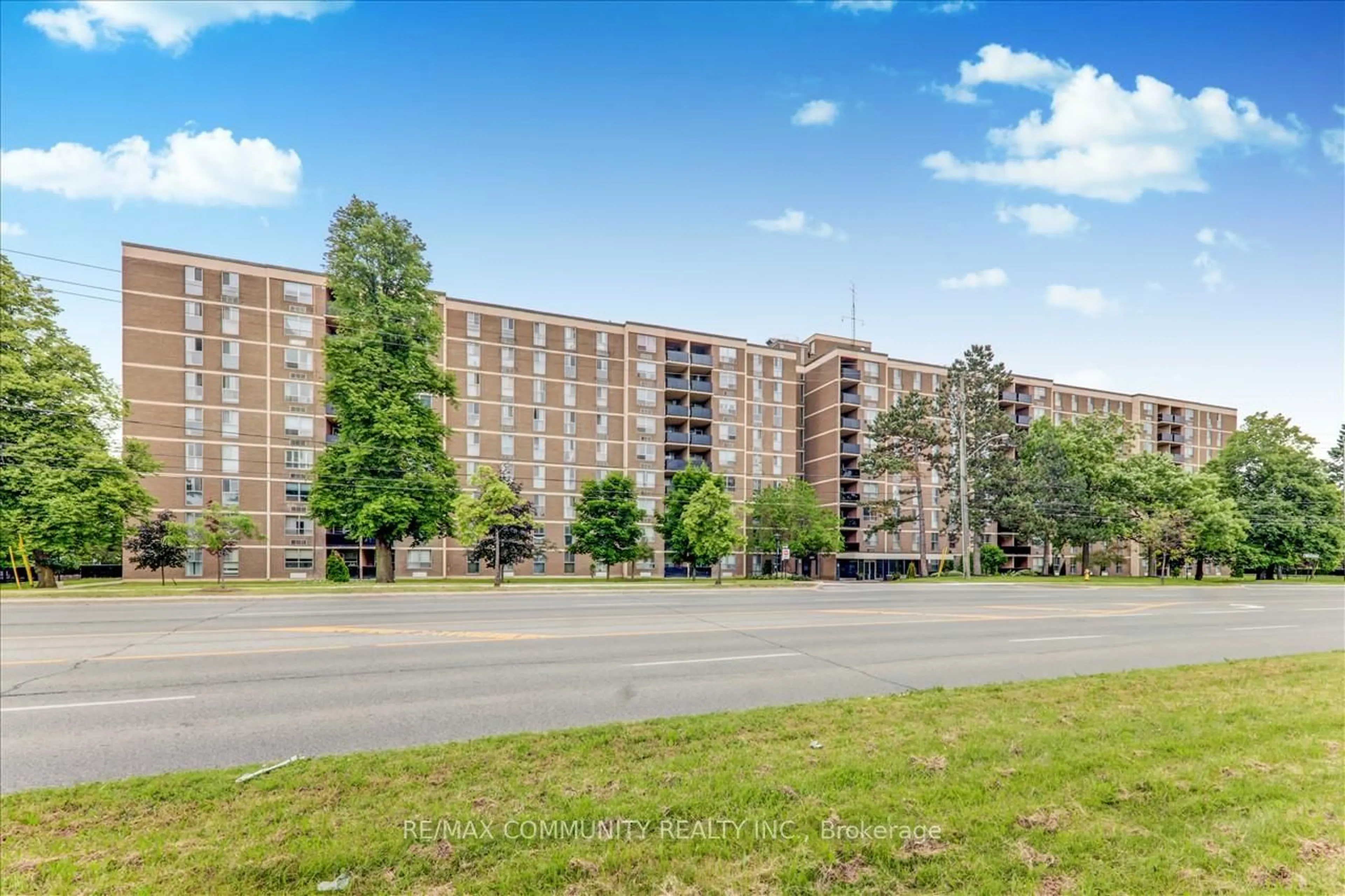 A pic from outside/outdoor area/front of a property/back of a property/a pic from drone, unknown for 2835 Islington Ave #503, Toronto Ontario M9L 2K2