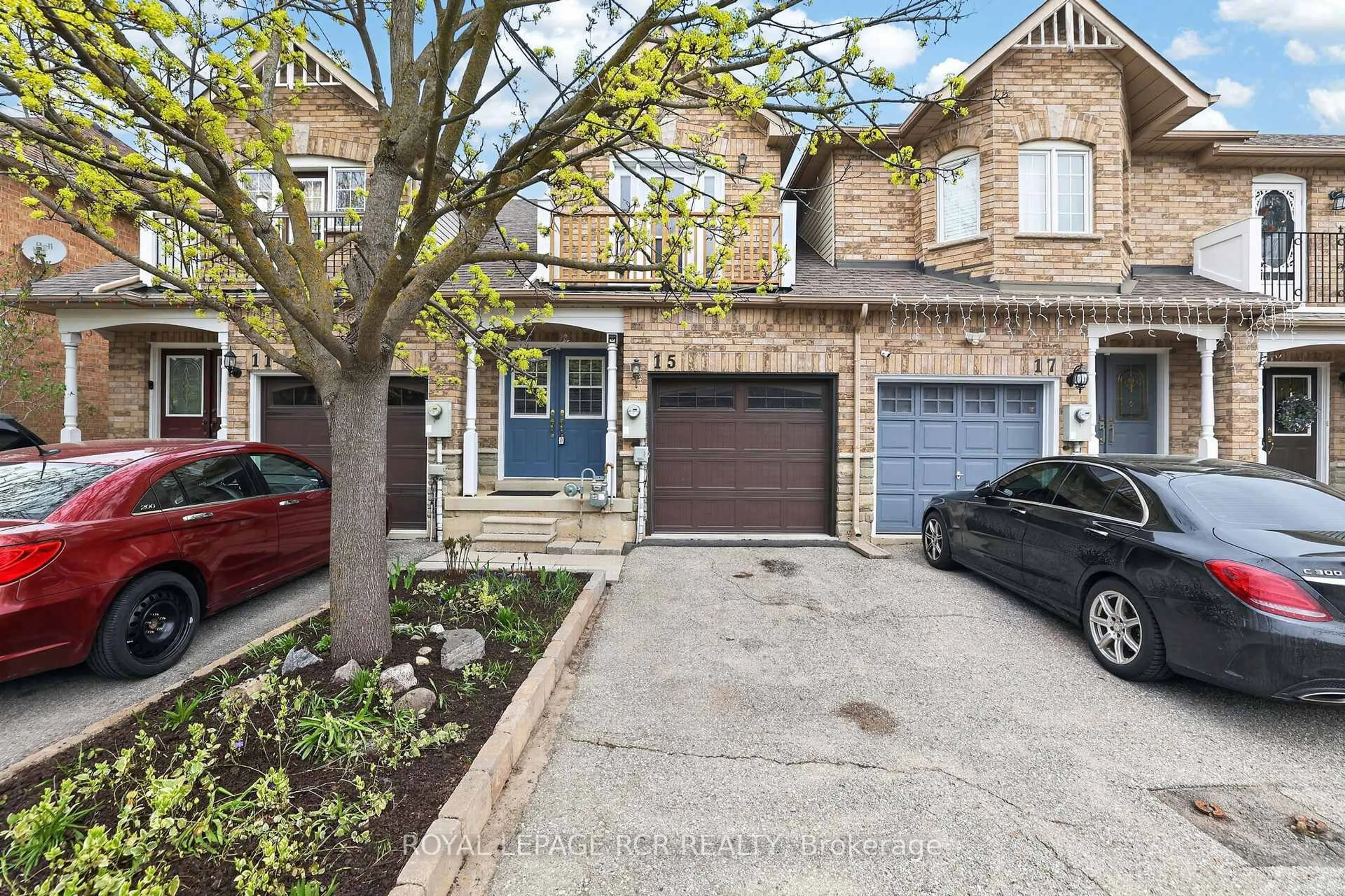 Home with brick exterior material, street for 15 Dominion Gardens Dr, Halton Hills Ontario L7G 6A9