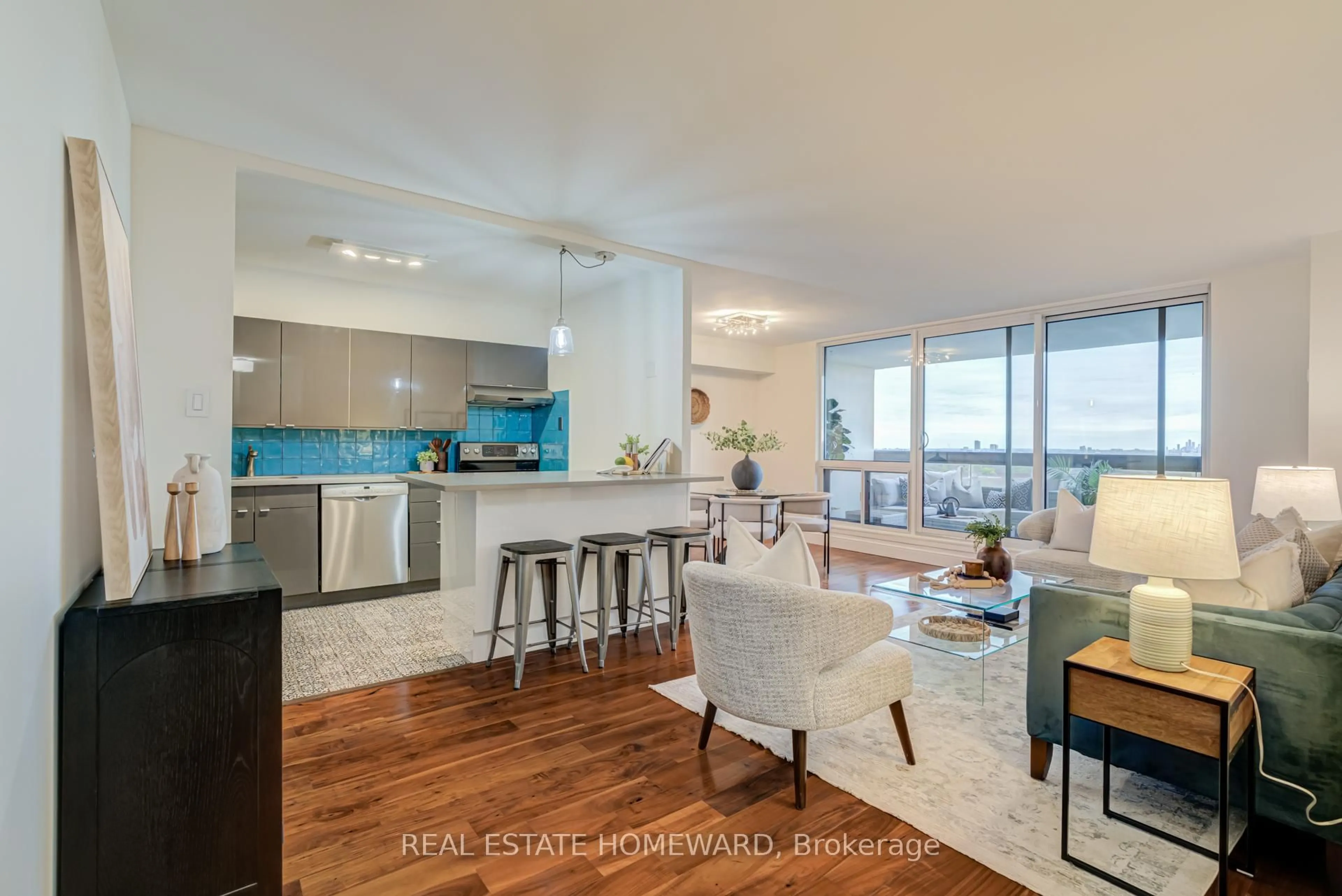Open concept kitchen, unknown for 100 Quebec Ave #1610, Toronto Ontario M6P 4B8