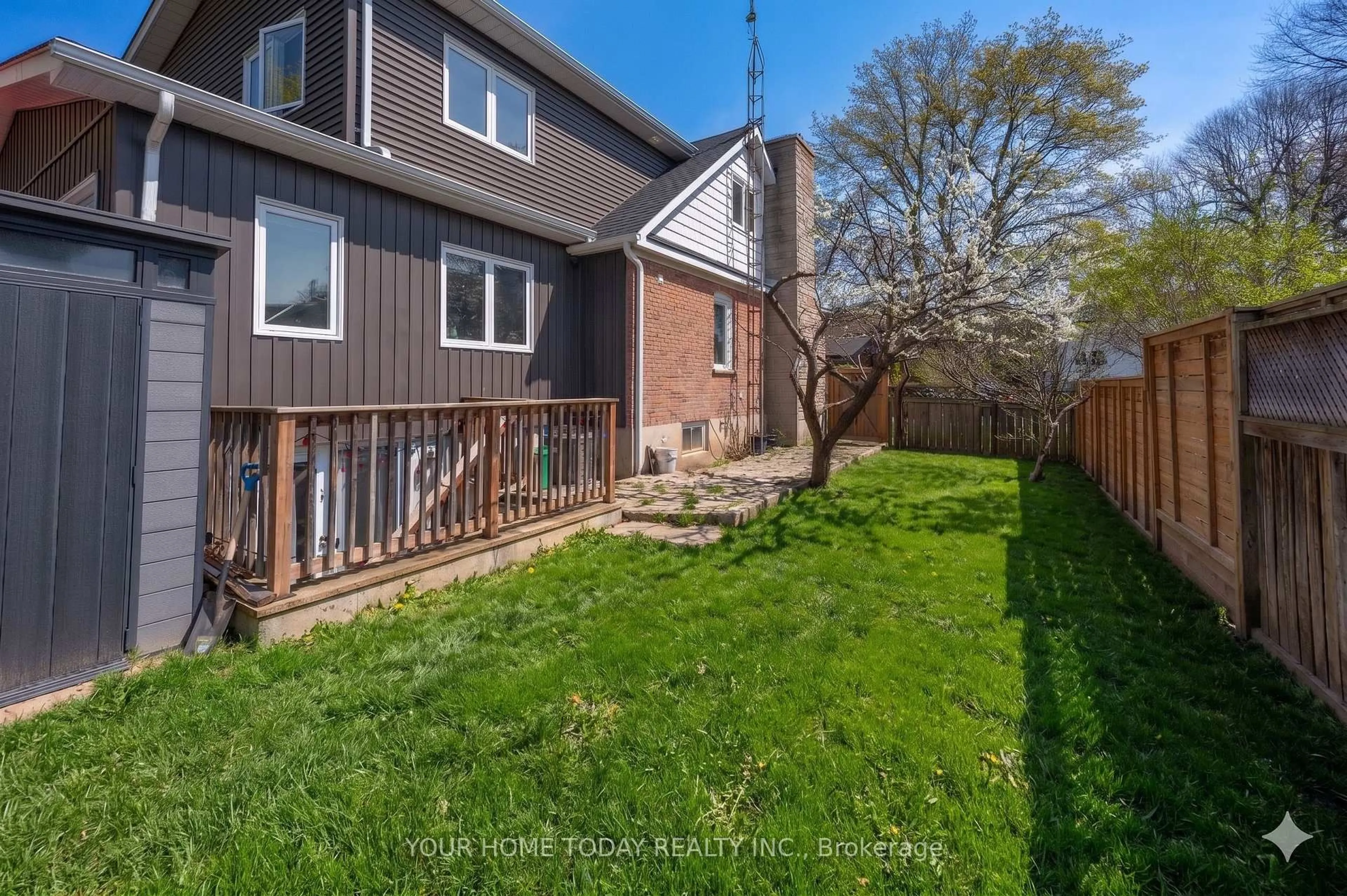 Unknown for 20 Elgin St, Halton Hills Ontario L7G 3M3