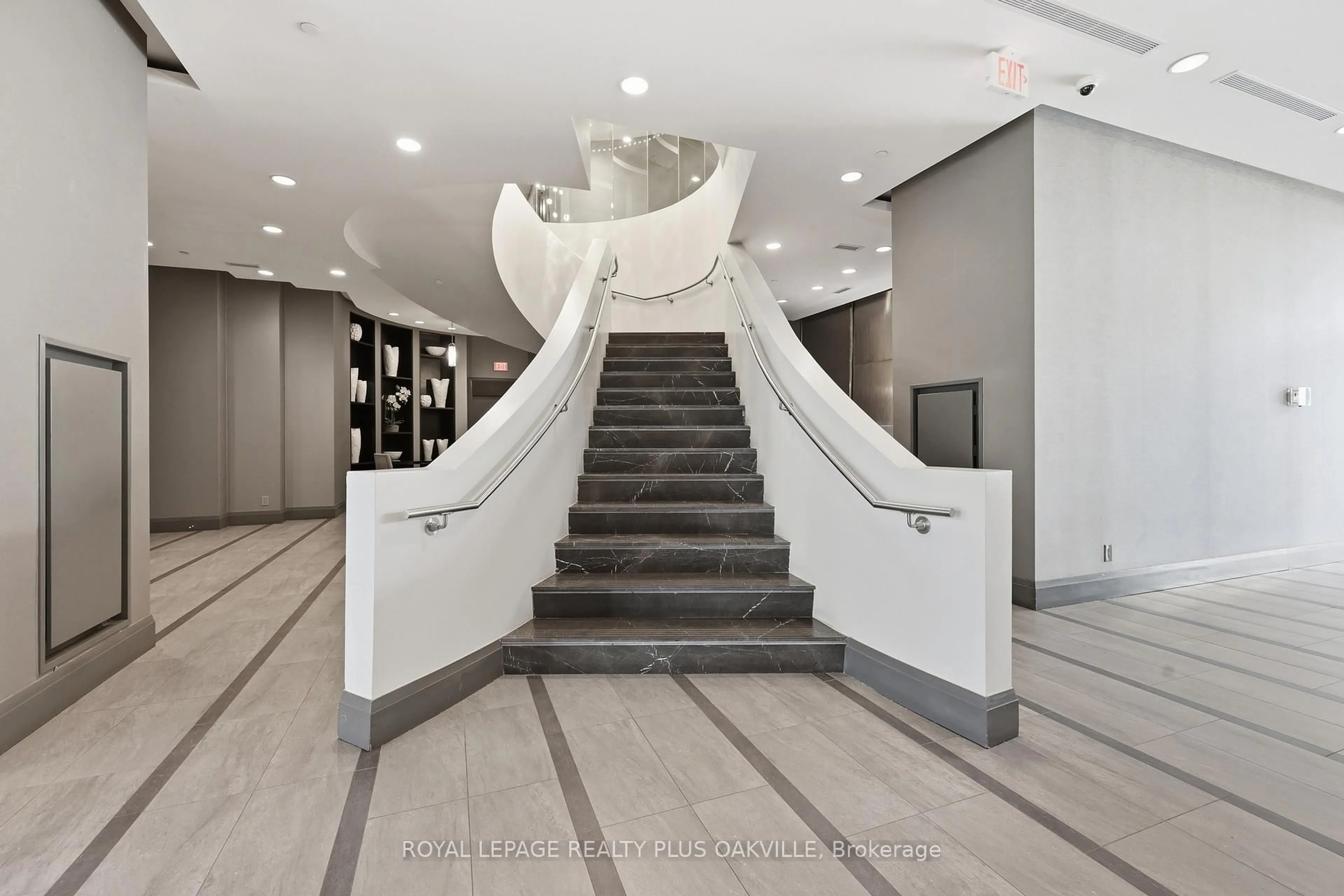 Unknown for 11 Bronte Rd #304, Oakville Ontario L6L 0E1