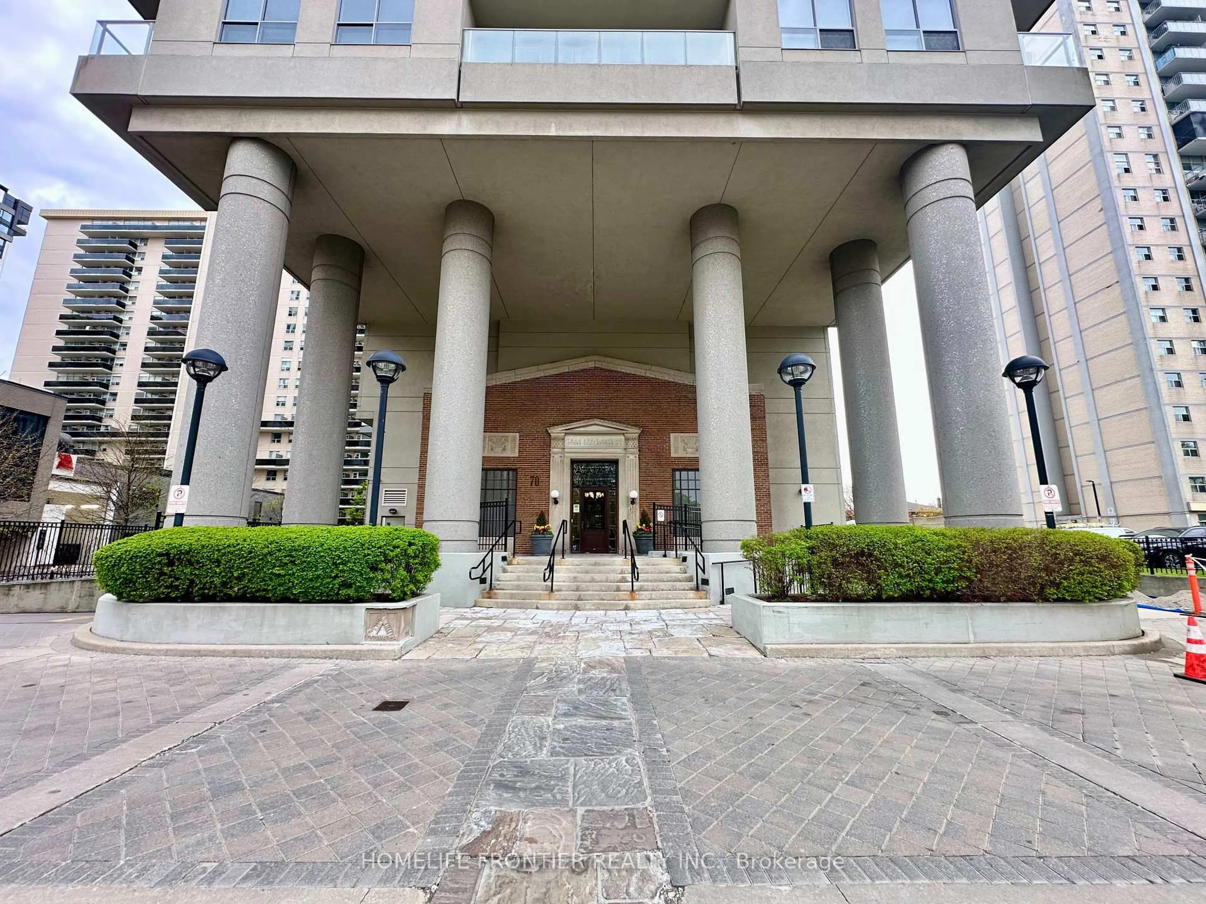 Lobby for 70 High Park Ave #1304, Toronto Ontario M6P 1A1
