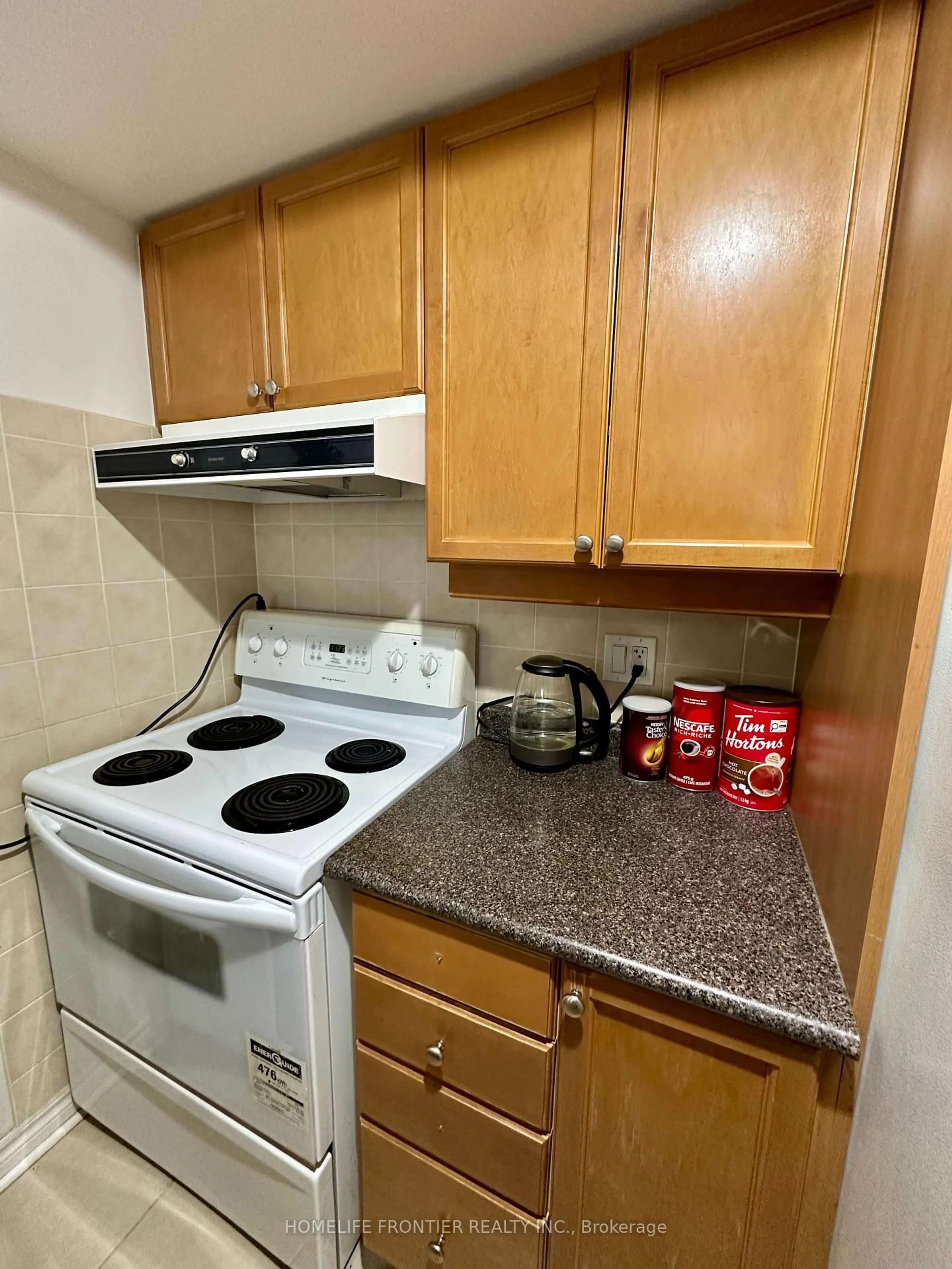 Standard kitchen, unknown for 70 High Park Ave #1304, Toronto Ontario M6P 1A1