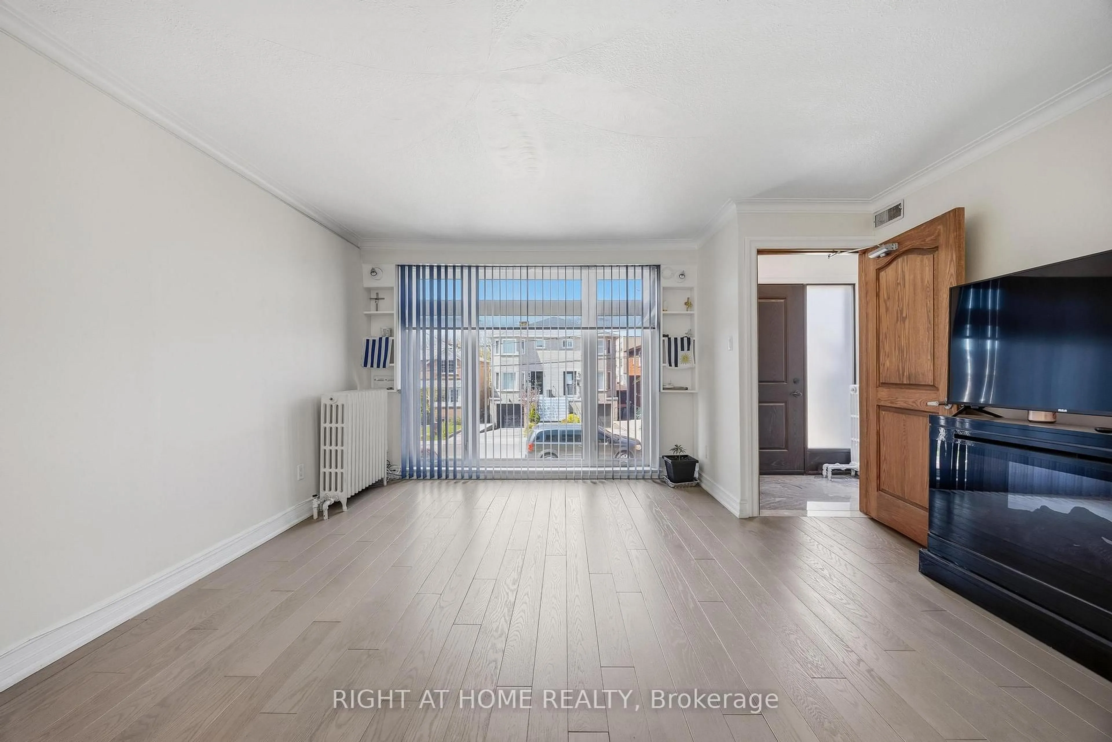 Unknown for 65 Branstone Rd, Toronto Ontario M6E 4E3