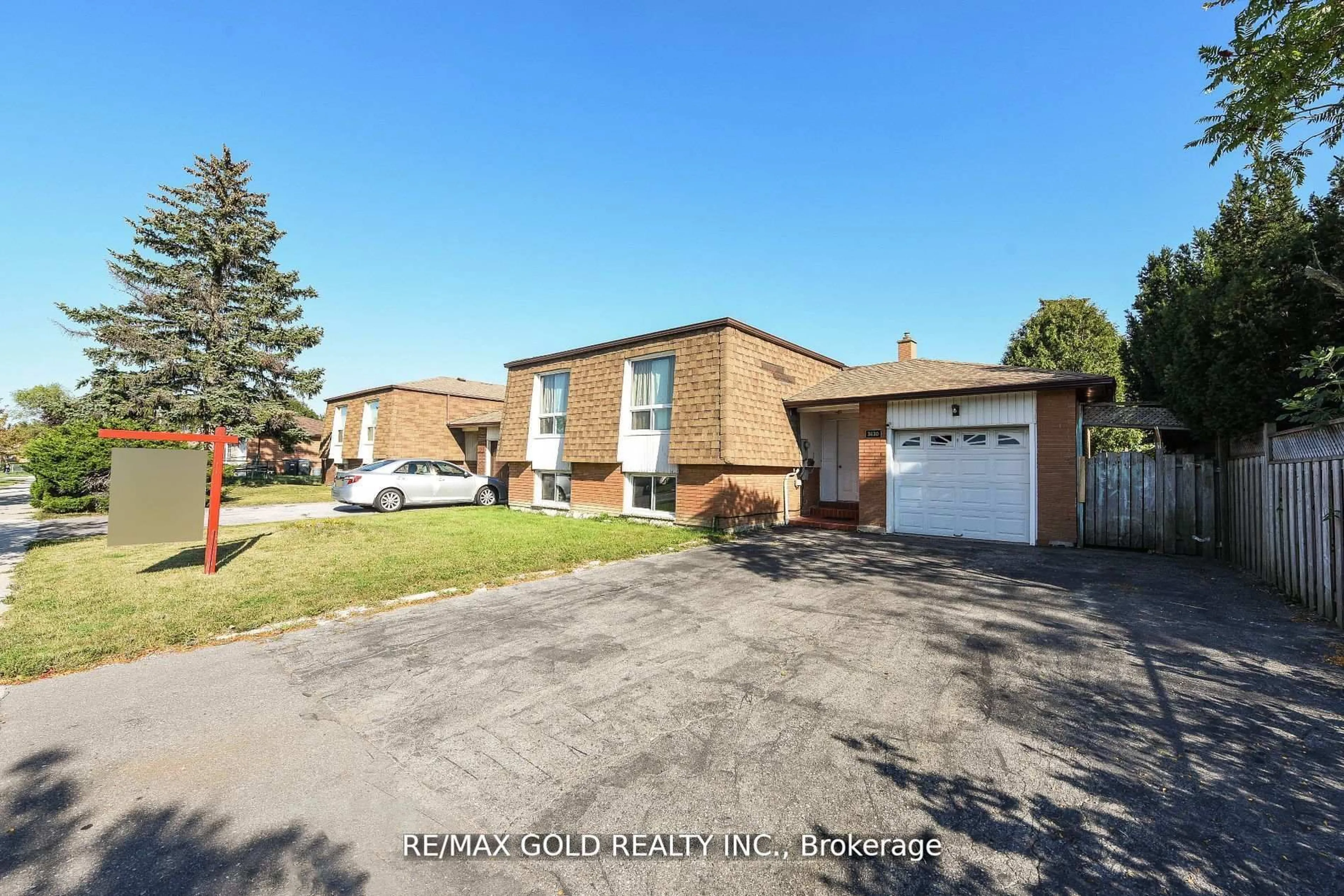 Home with brick exterior material, street for 3630 Brandon Gate Dr, Mississauga Ontario L4T 3E5