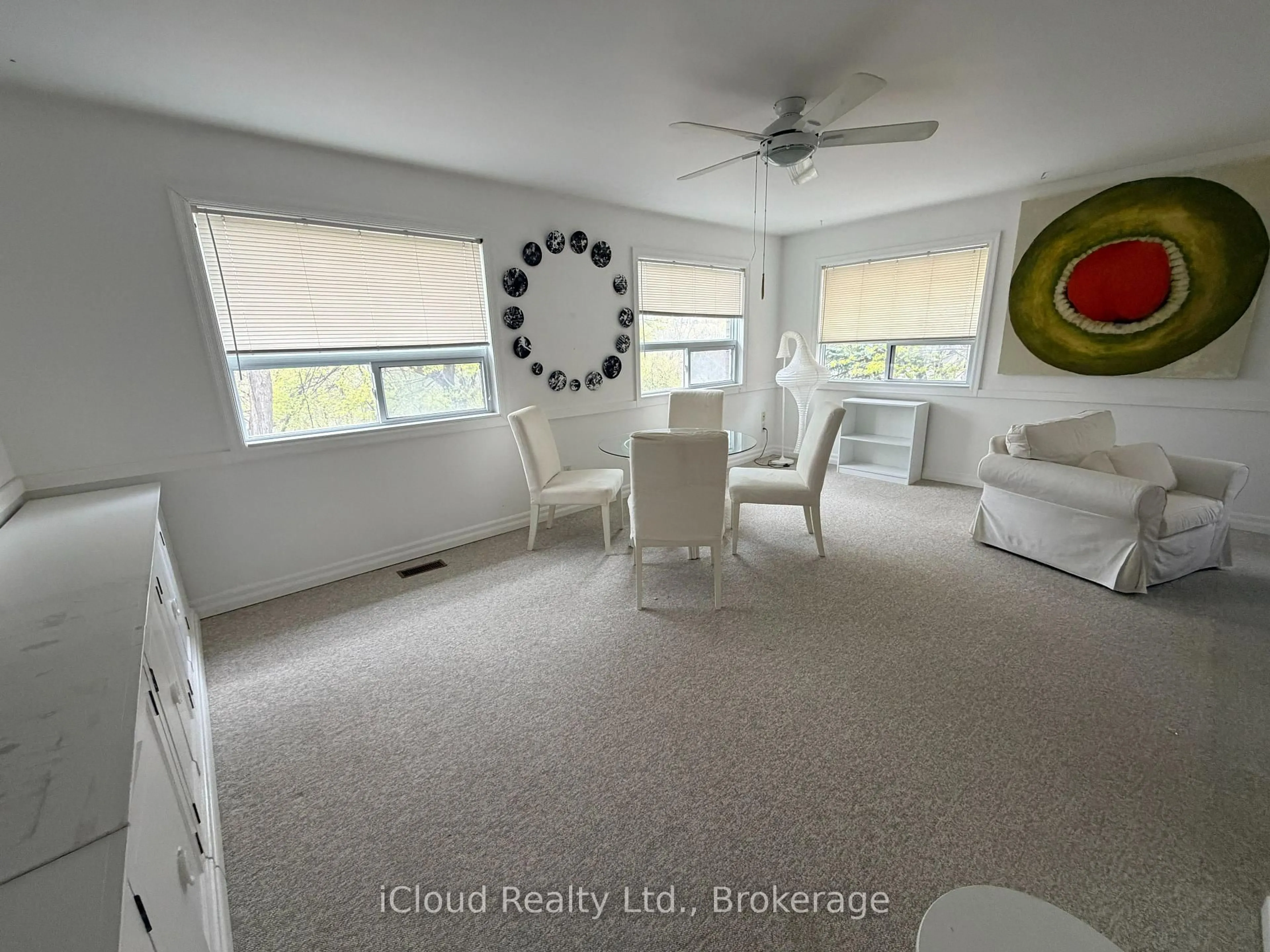 A pic of a room for 176 Wyndham St, Mississauga Ontario L5M 1N5