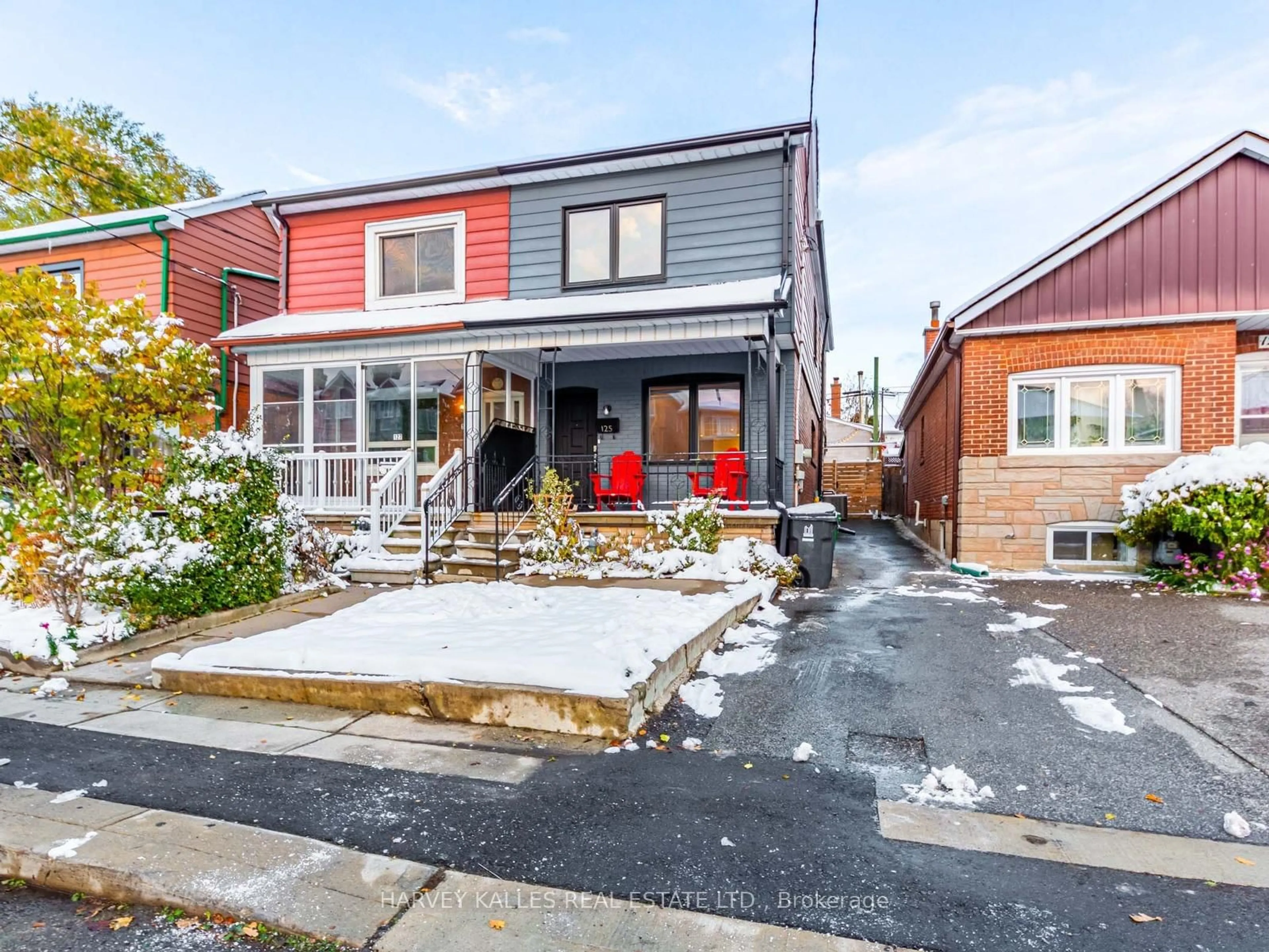 Home with brick exterior material, street for 125 Kane Ave, Toronto Ontario M6M 3N1