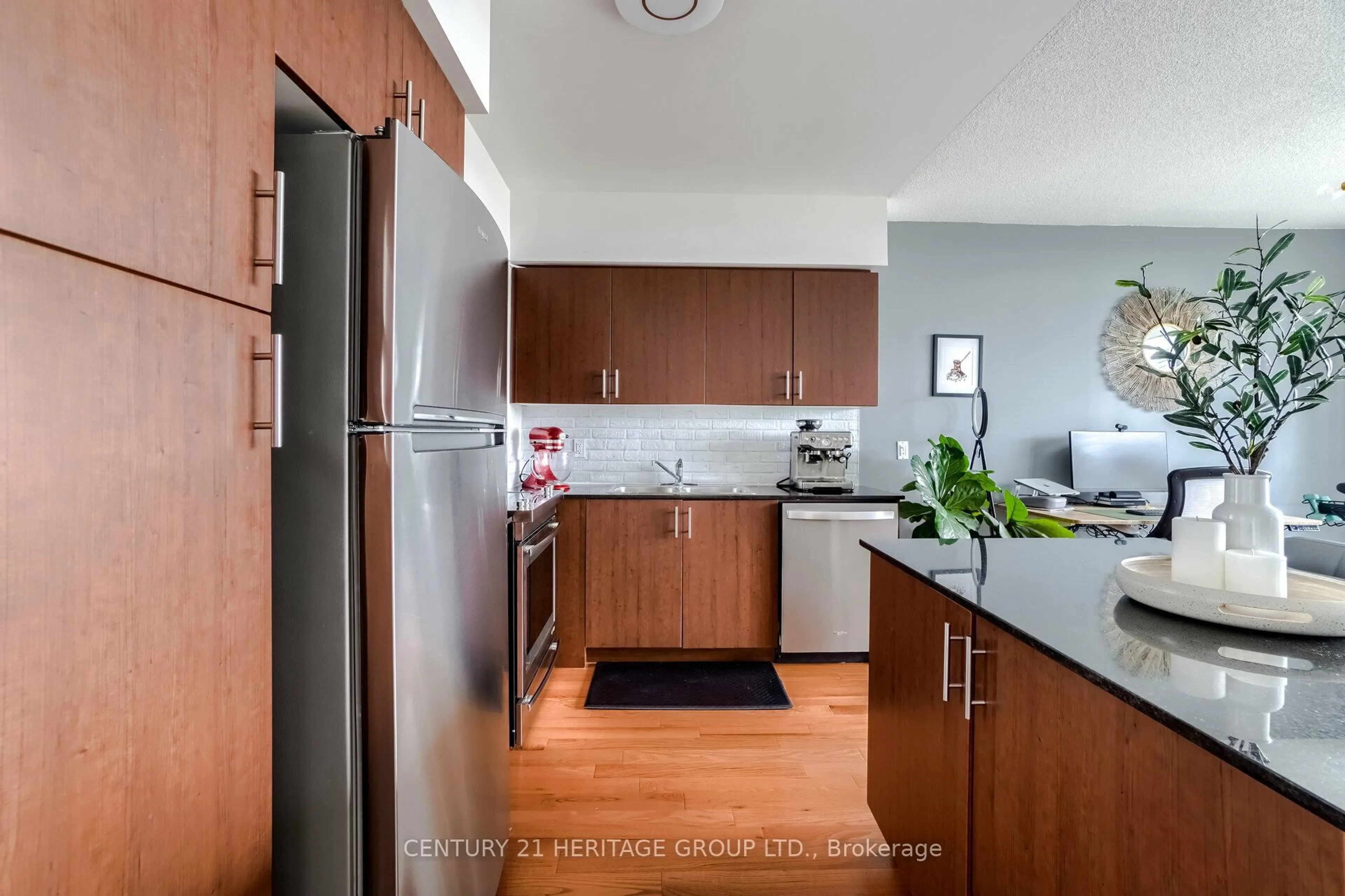 Standard kitchen, unknown for 15 Legion Rd #1503, Toronto Ontario M8V 0A9