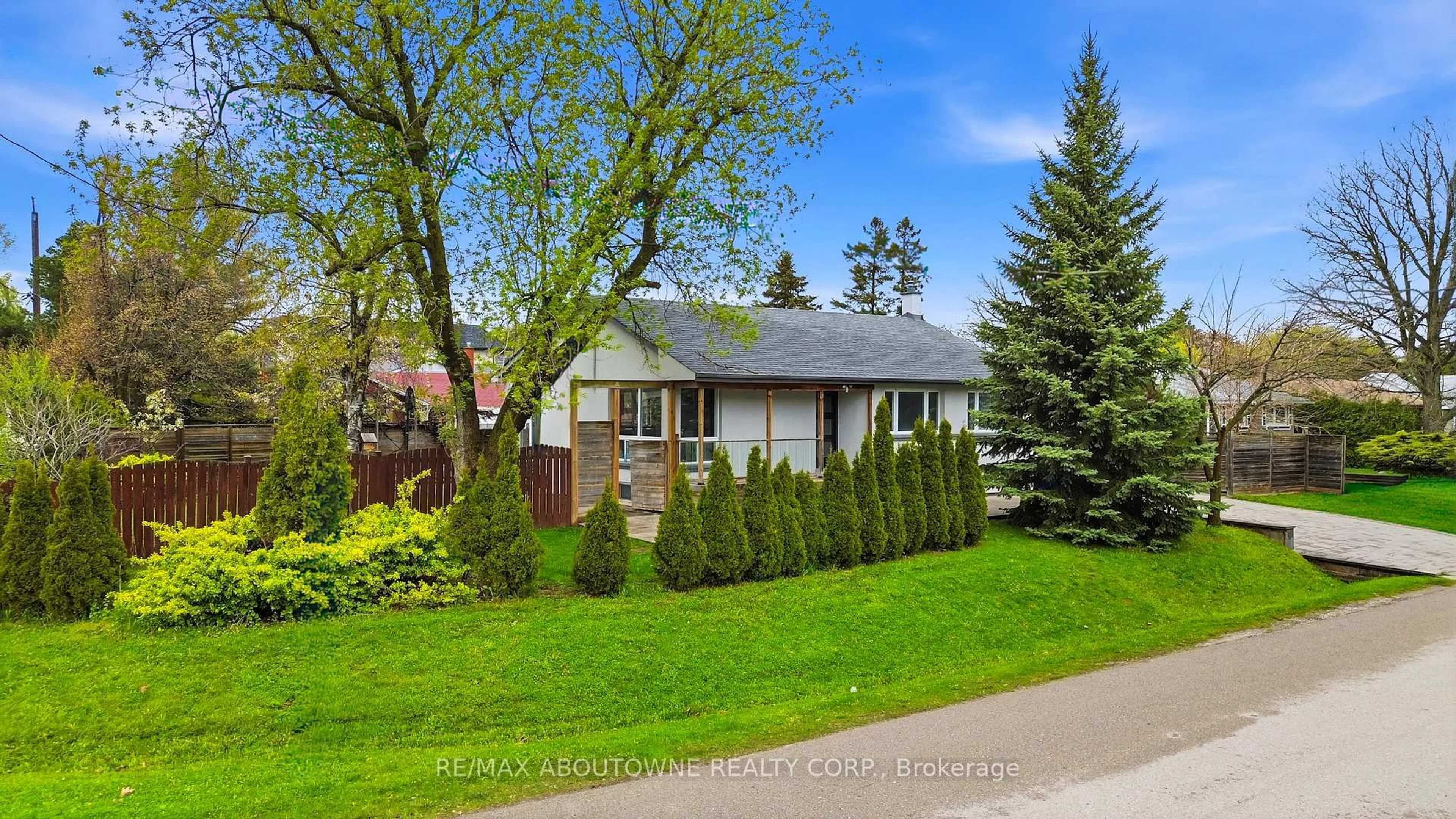 Unknown for 1403 Selkirk Ave, Oakville Ontario L6L 2V5