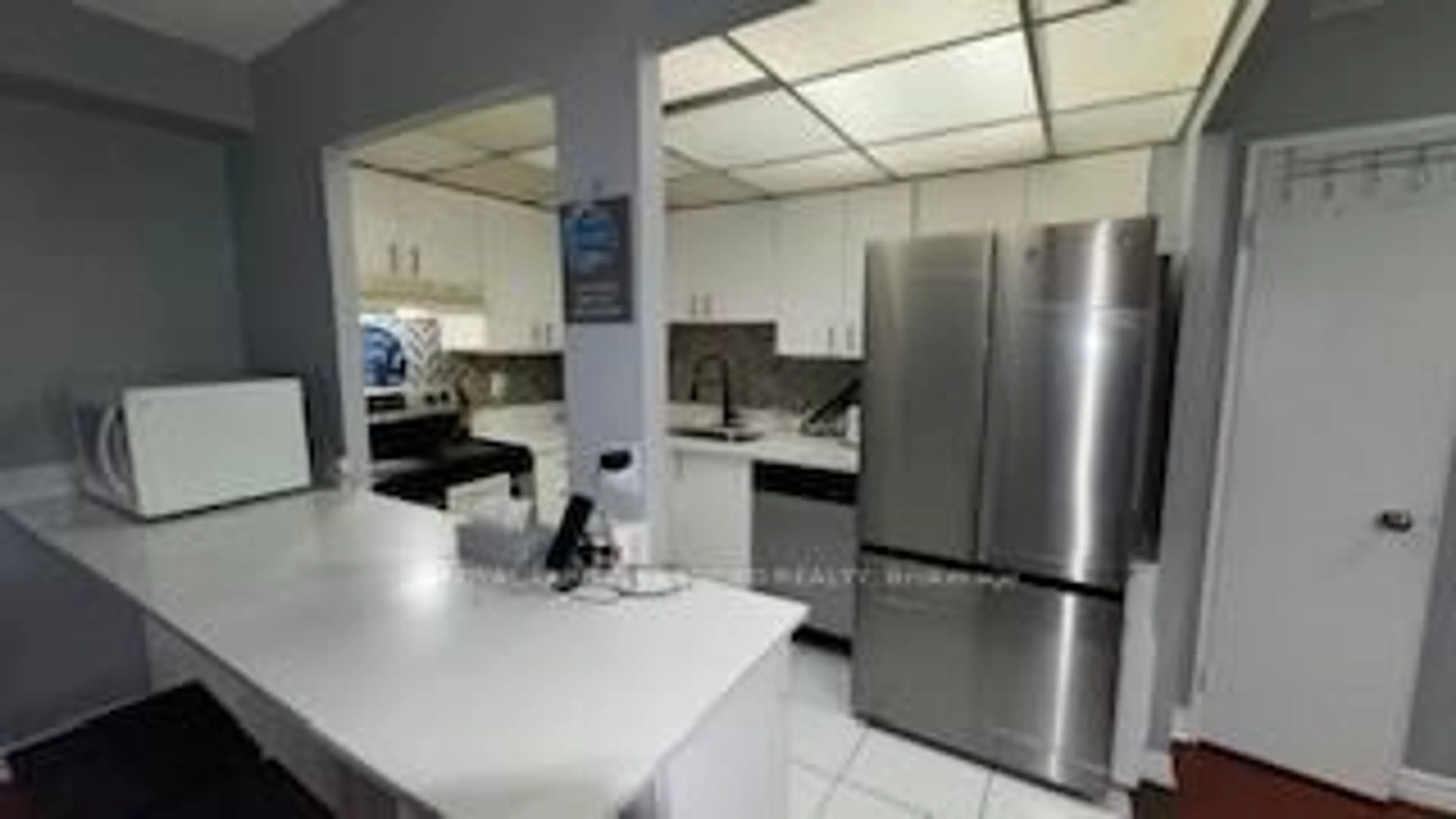 Unknown for 145 Hillcrest Ave #910, Mississauga Ontario L5B 3Z1