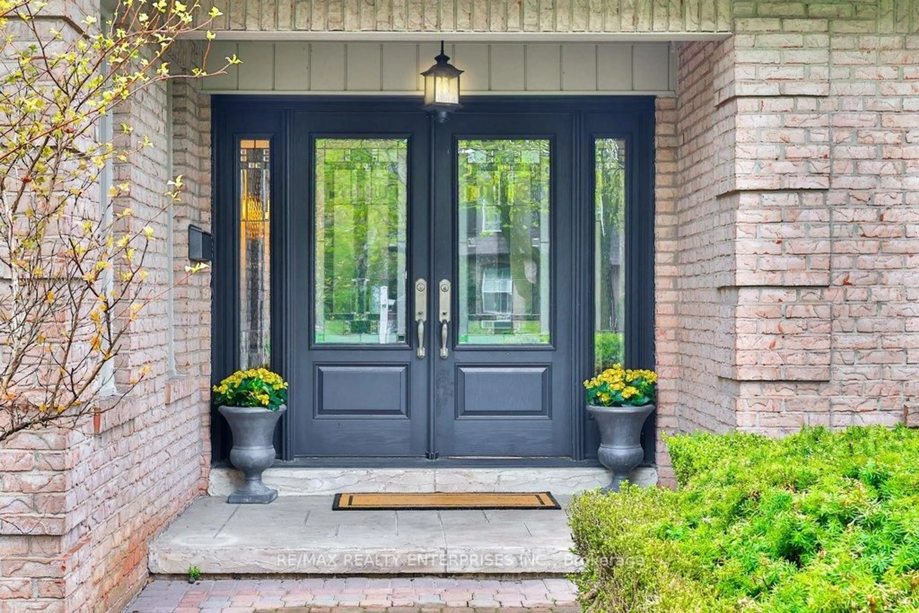 Indoor entryway for 1115 Talka Crt, Mississauga Ontario L5C 1B1