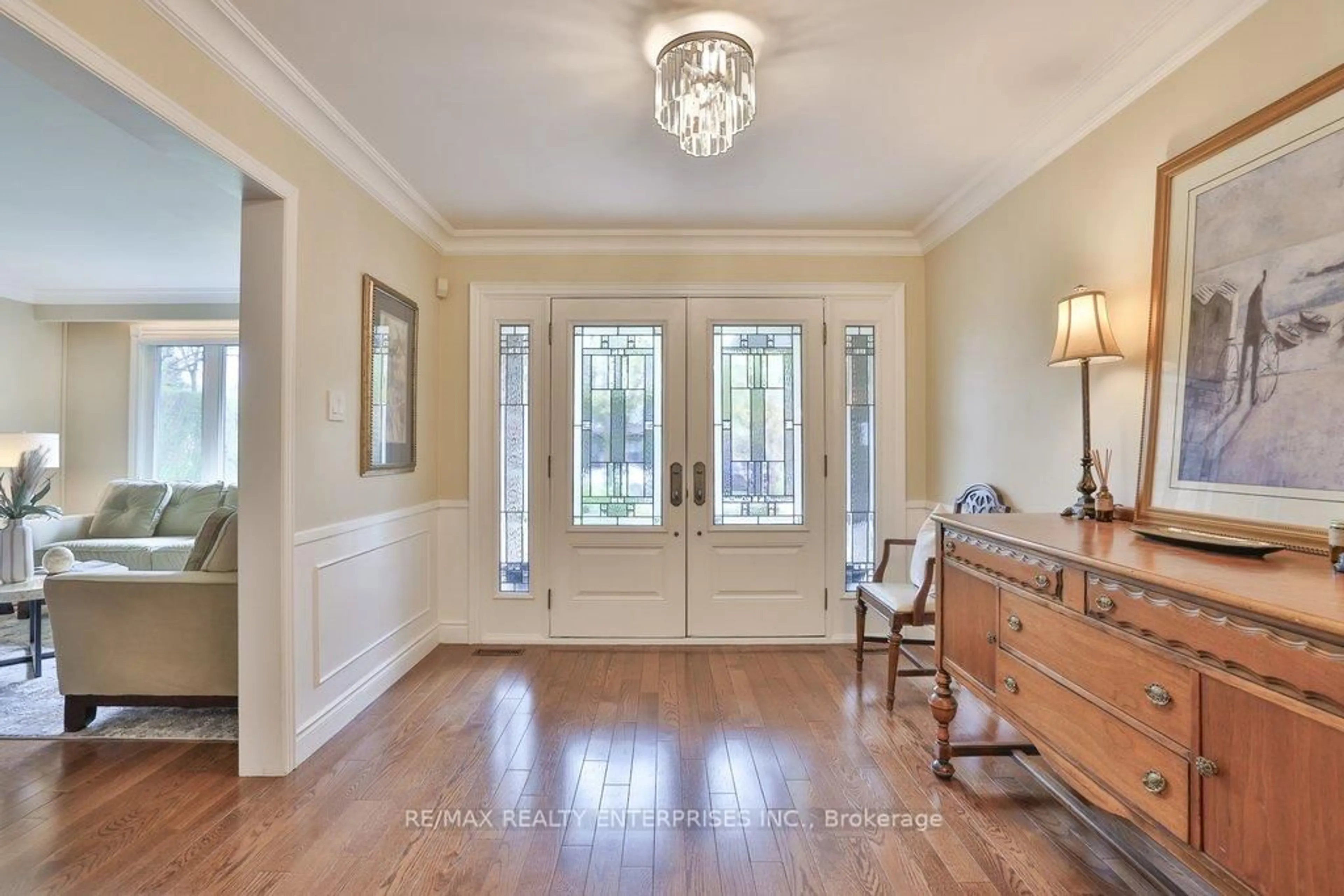 Indoor entryway for 1115 Talka Crt, Mississauga Ontario L5C 1B1