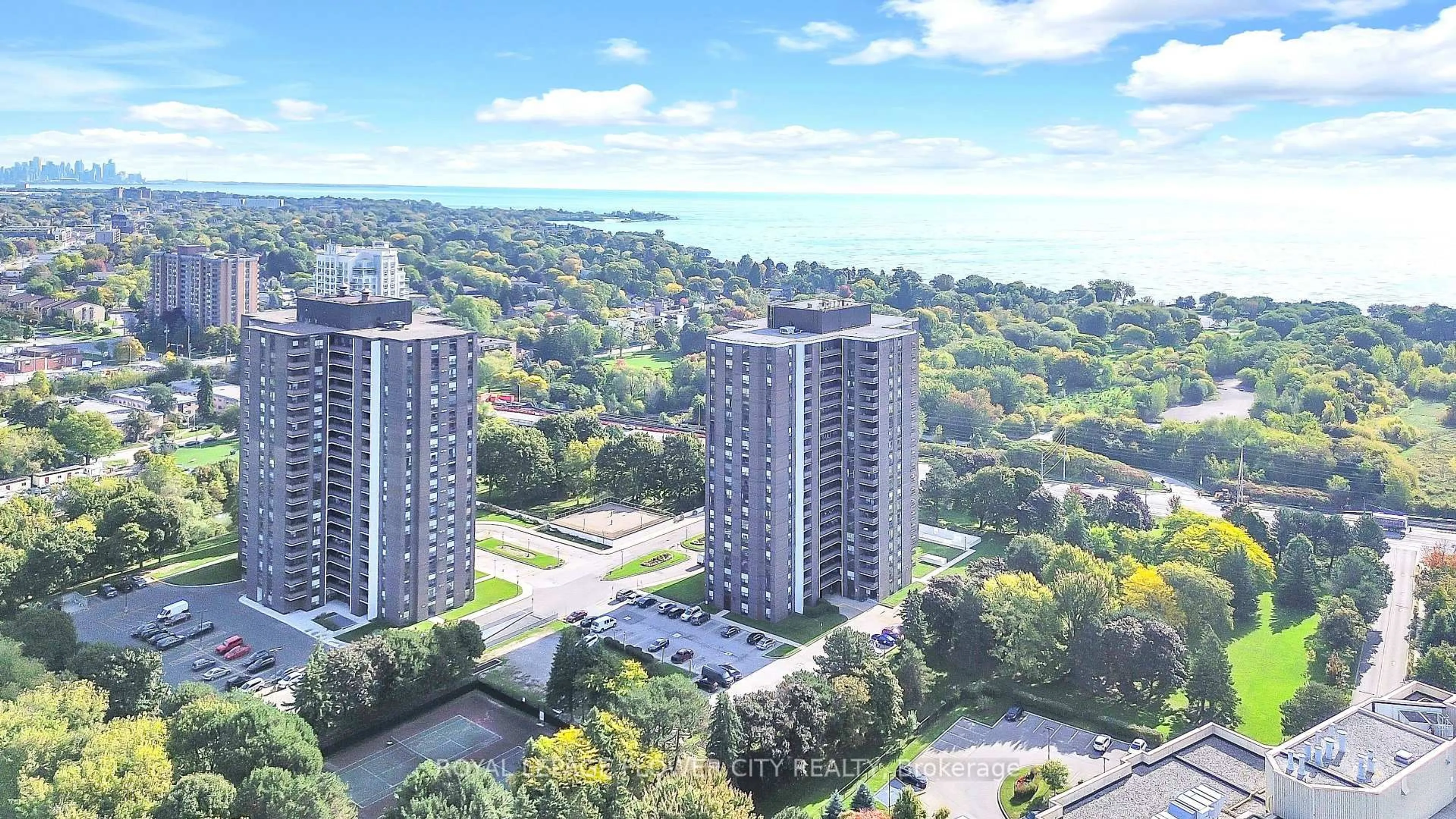 A pic from outside/outdoor area/front of a property/back of a property/a pic from drone, city buildings view from balcony for 1535 Lakeshore Rd #305, Mississauga Ontario L5E 3E2