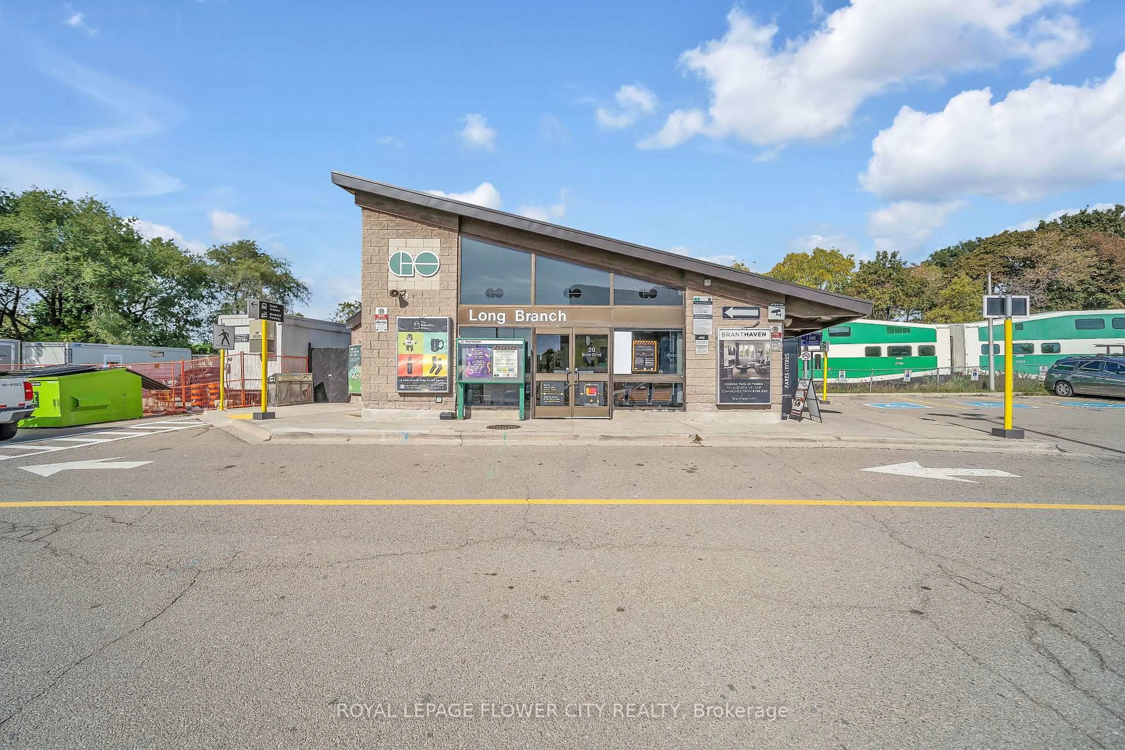 A pic from outside/outdoor area/front of a property/back of a property/a pic from drone, unknown for 1535 Lakeshore Rd #305, Mississauga Ontario L5E 3E2