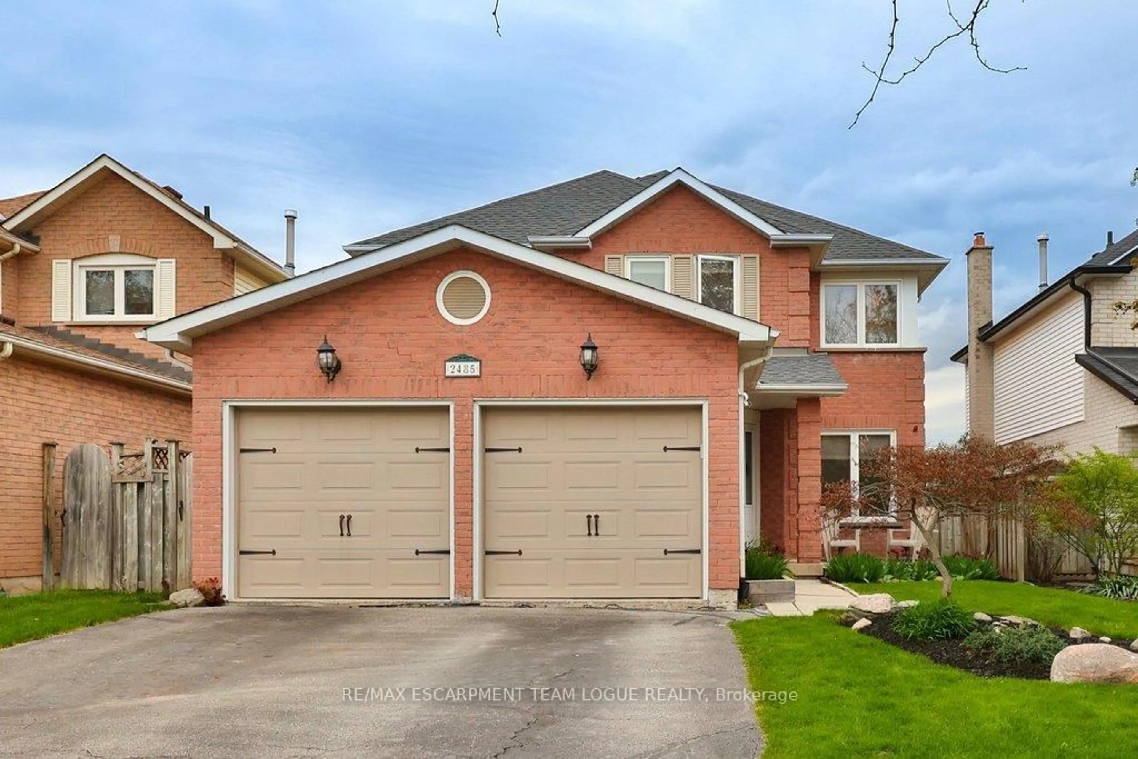 Home with brick exterior material, street for 2485 Newport St, Burlington Ontario L7M 3X7