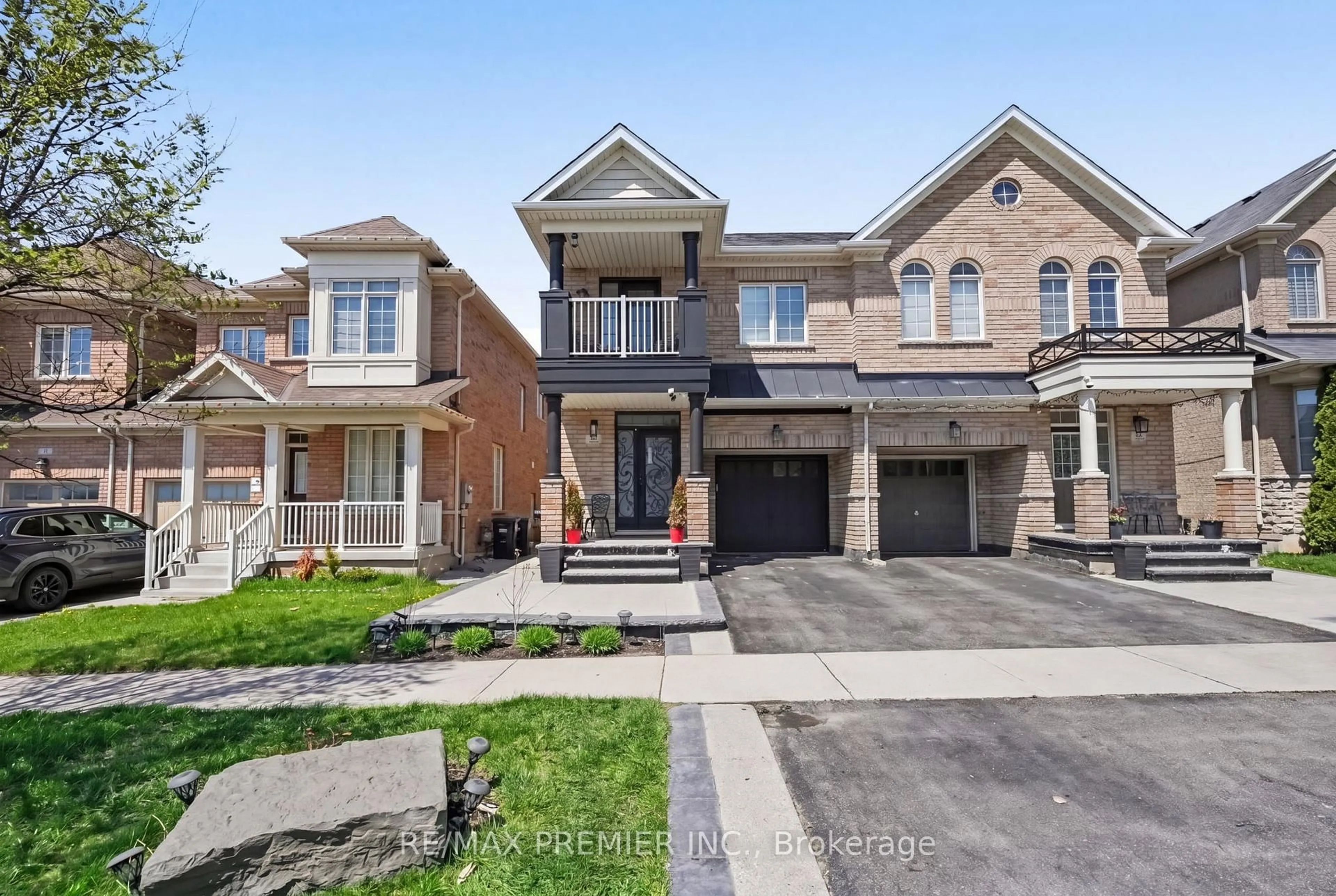 Home with brick exterior material, street for 82 Chesterwood Cres, Brampton Ontario L6Y 0Z5
