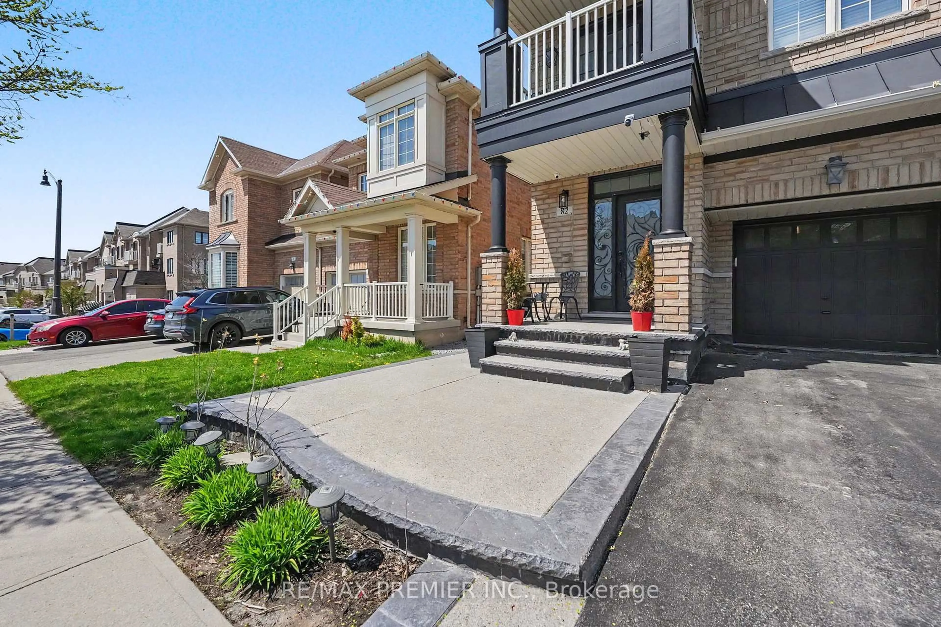 Home with brick exterior material, street for 82 Chesterwood Cres, Brampton Ontario L6Y 0Z5