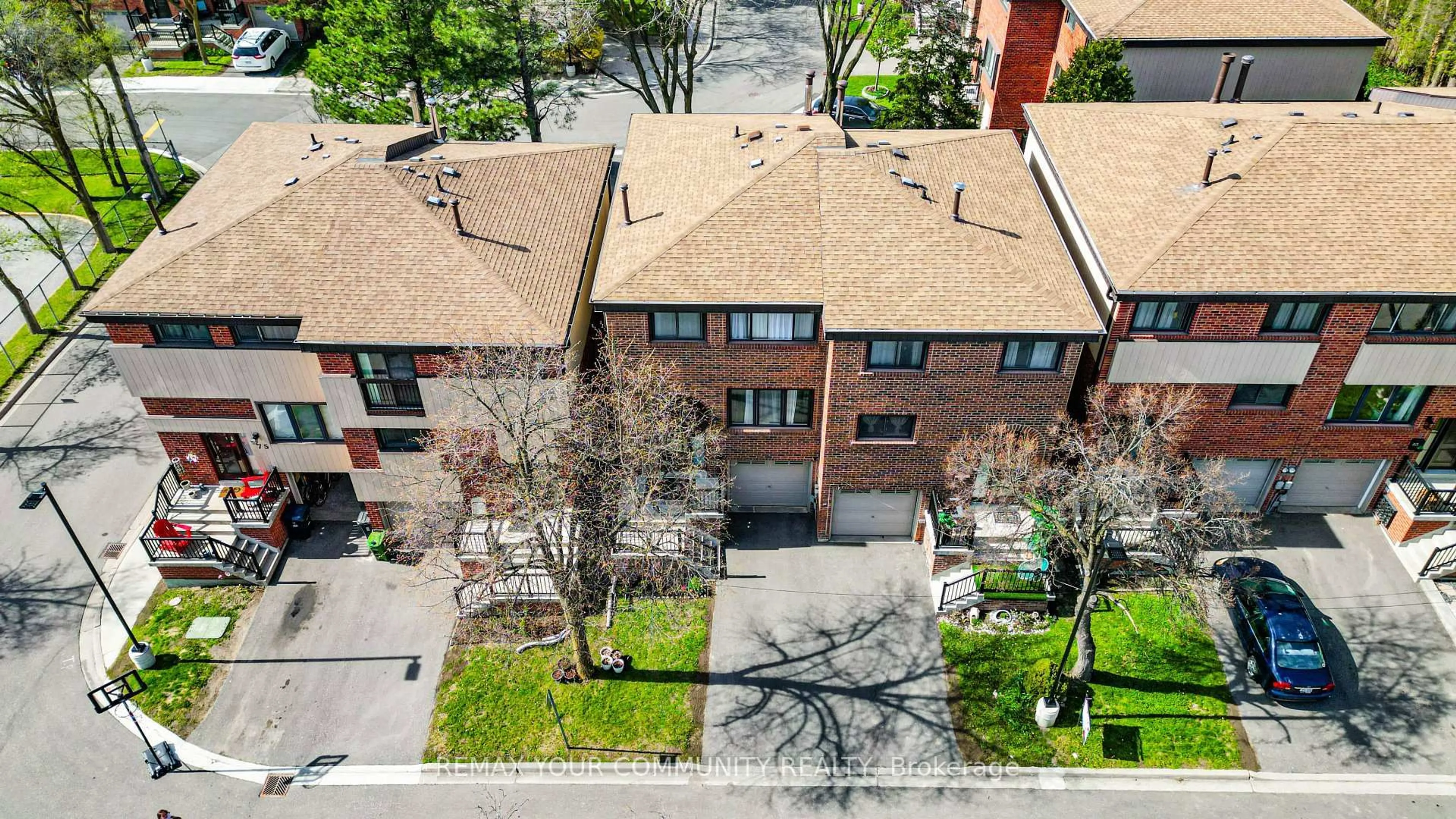 A pic from outside/outdoor area/front of a property/back of a property/a pic from drone, city buildings view from balcony for 71 Maple Branch Path, Toronto Ontario M9P 3T4