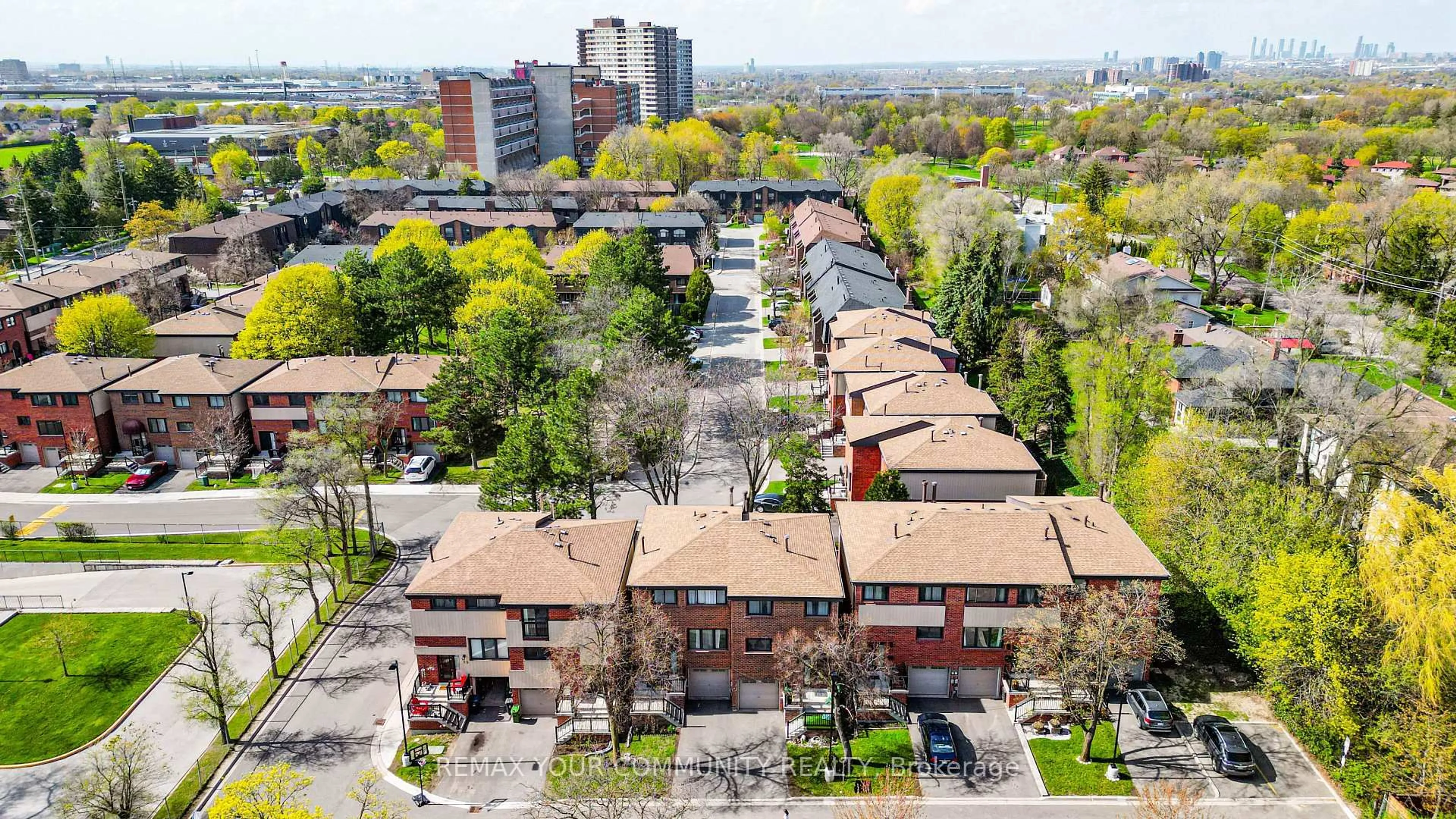 A pic from outside/outdoor area/front of a property/back of a property/a pic from drone, city buildings view from balcony for 71 Maple Branch Path, Toronto Ontario M9P 3T4