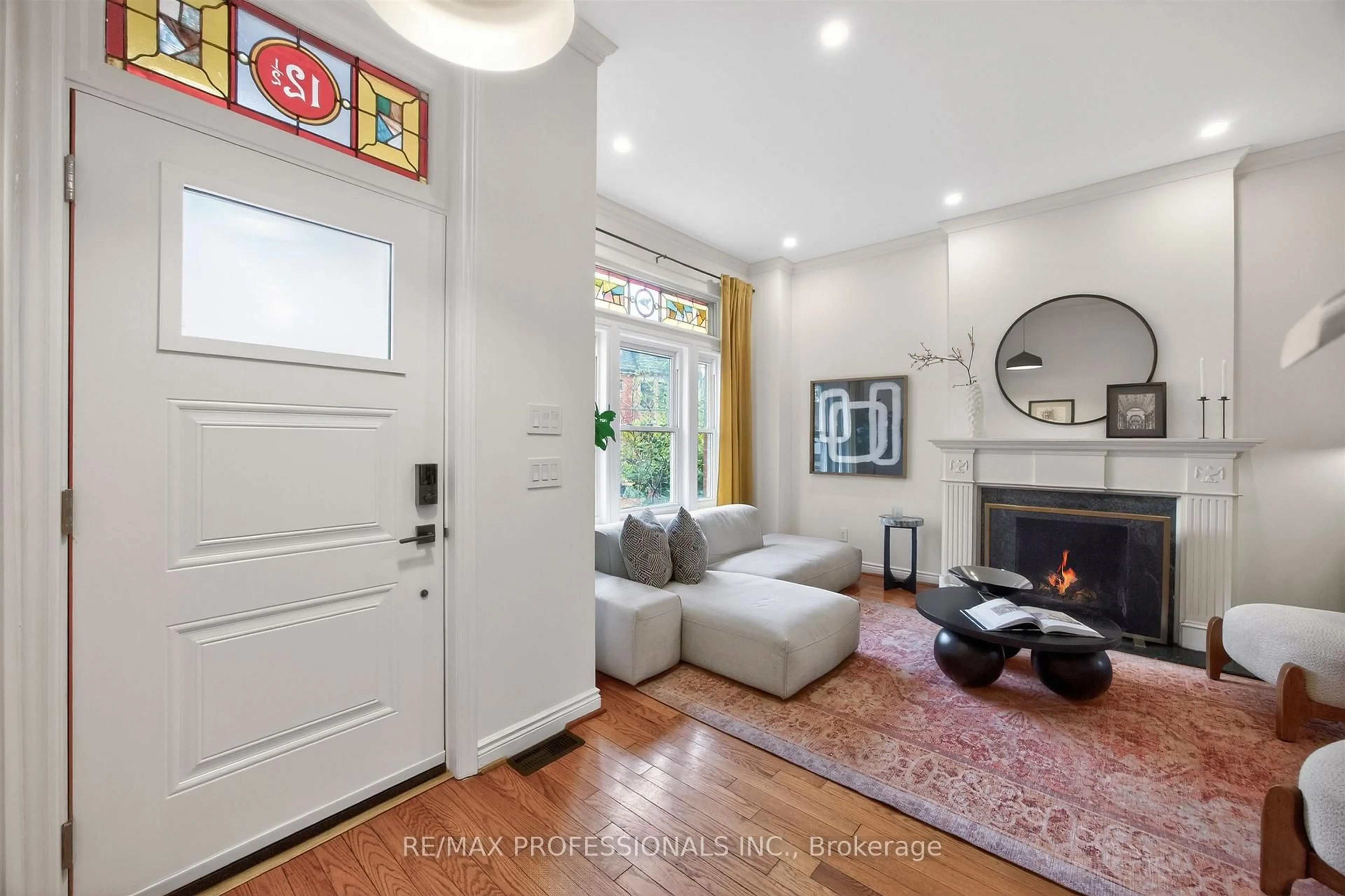Indoor entryway for 12 1/2 Melbourne Ave, Toronto Ontario M6K 1K3
