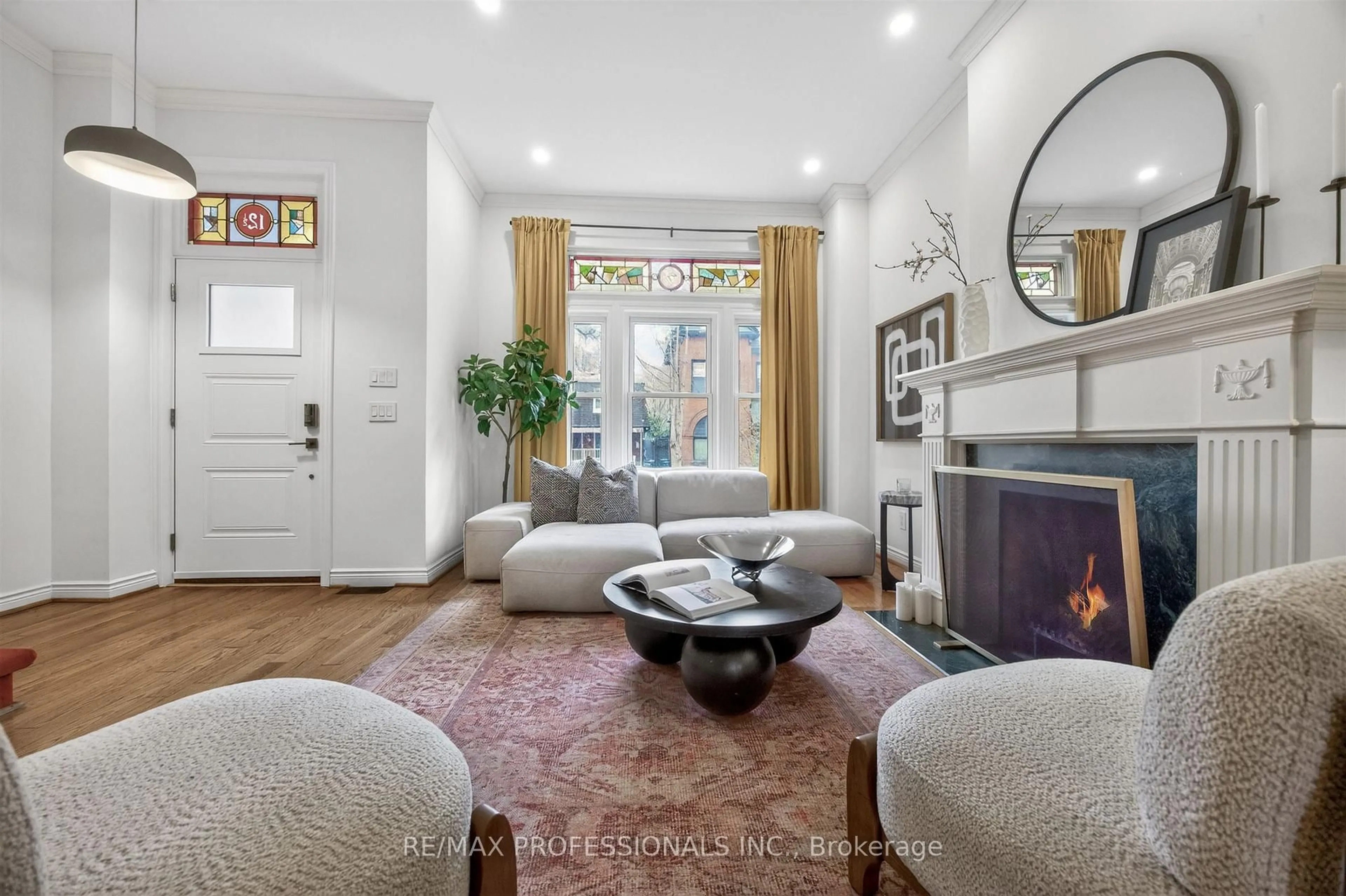 Living room with furniture, unknown for 12 1/2 Melbourne Ave, Toronto Ontario M6K 1K3
