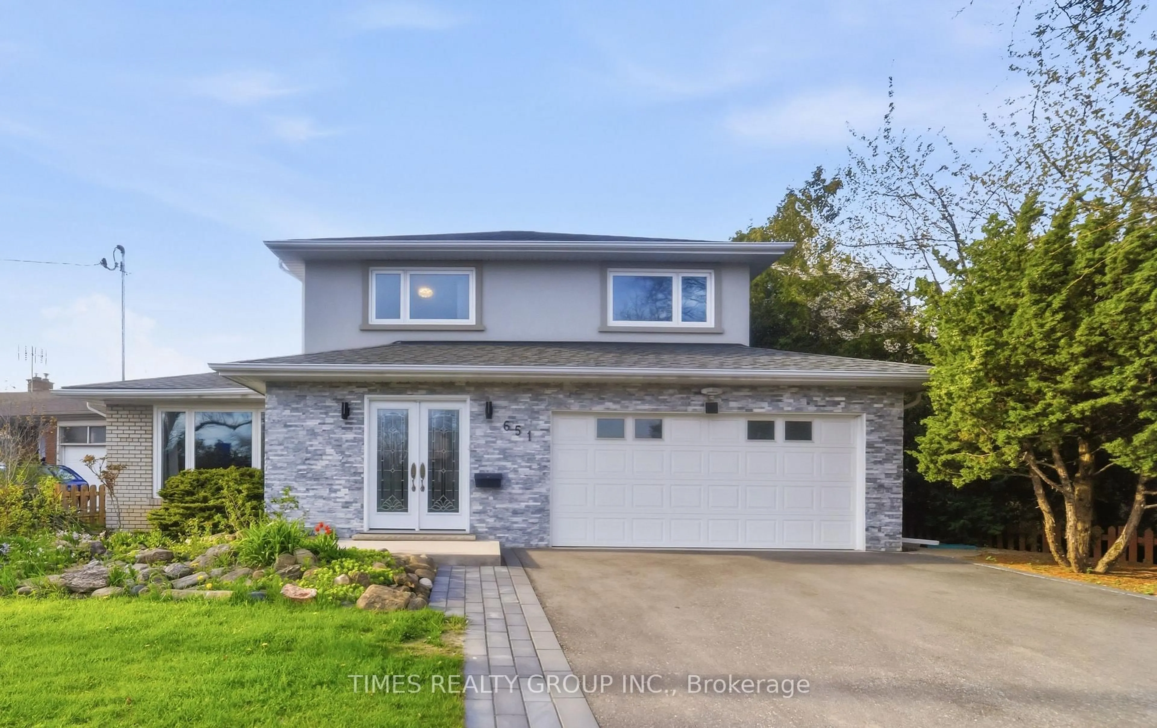 Unknown for 651 Burnhamthorpe Rd, Toronto Ontario M9C 2Z1