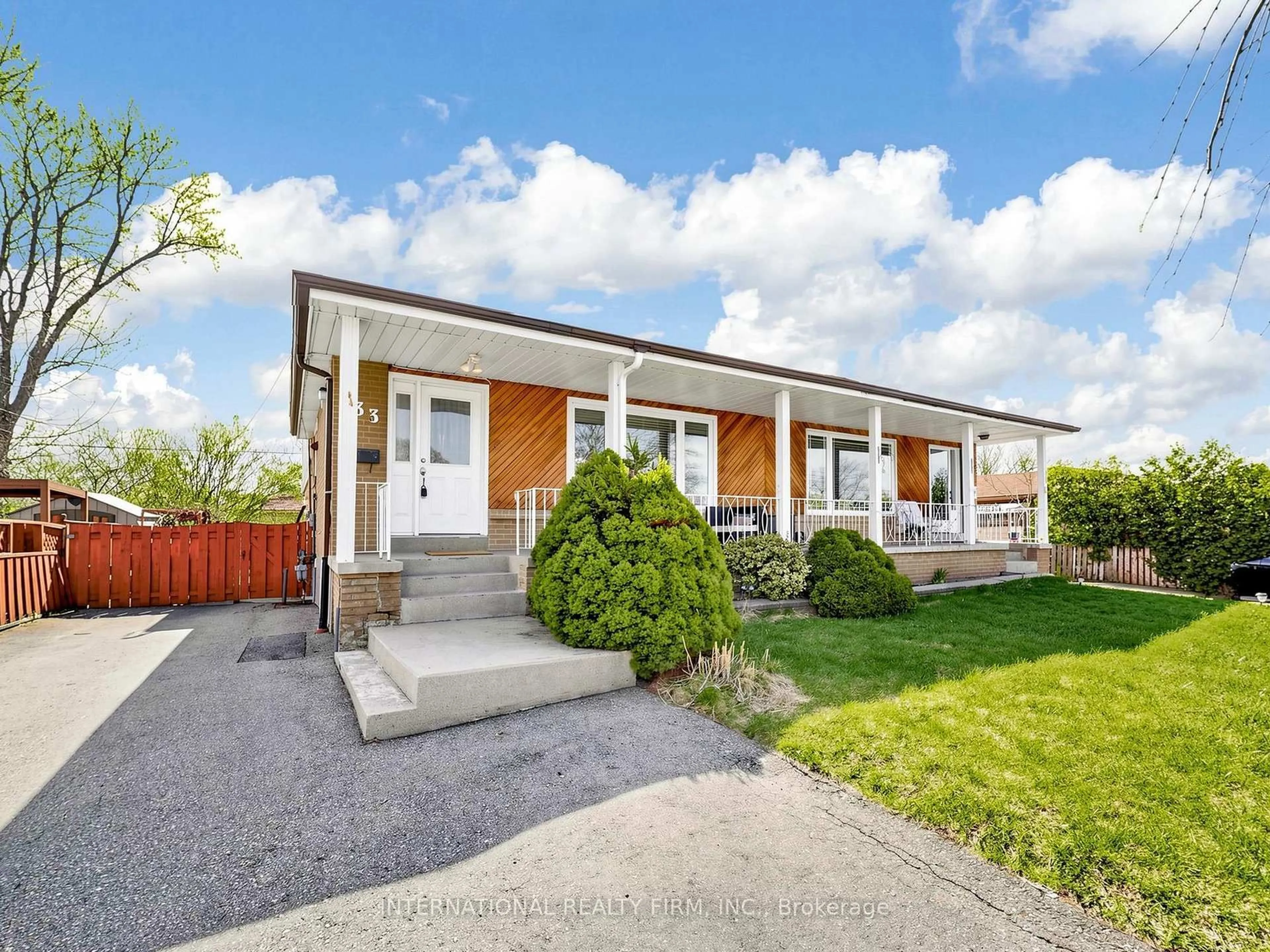 Home with vinyl exterior material, street for 33 Danesbury Cres, Brampton Ontario L6T 1T2