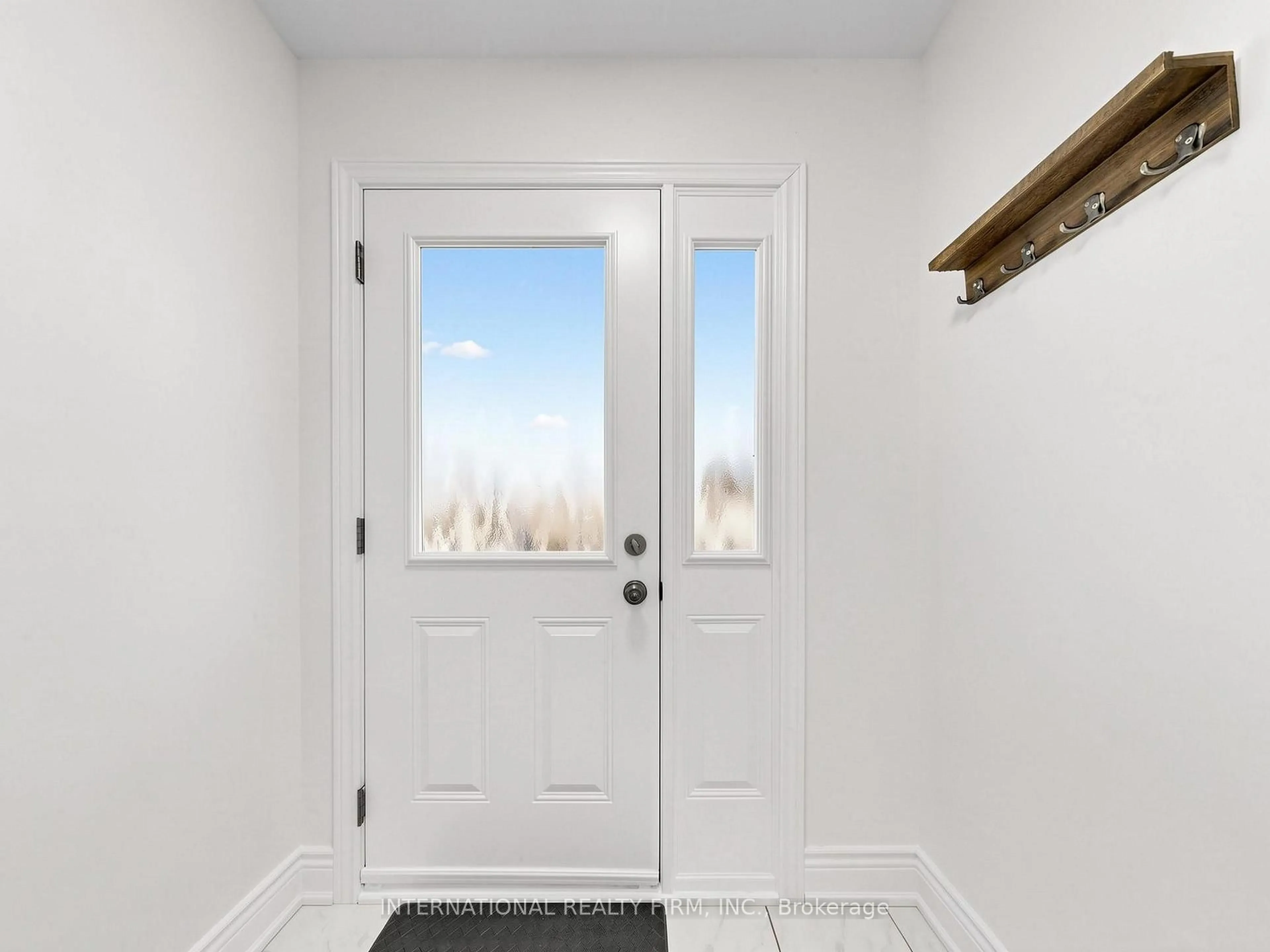 Indoor entryway for 33 Danesbury Cres, Brampton Ontario L6T 1T2