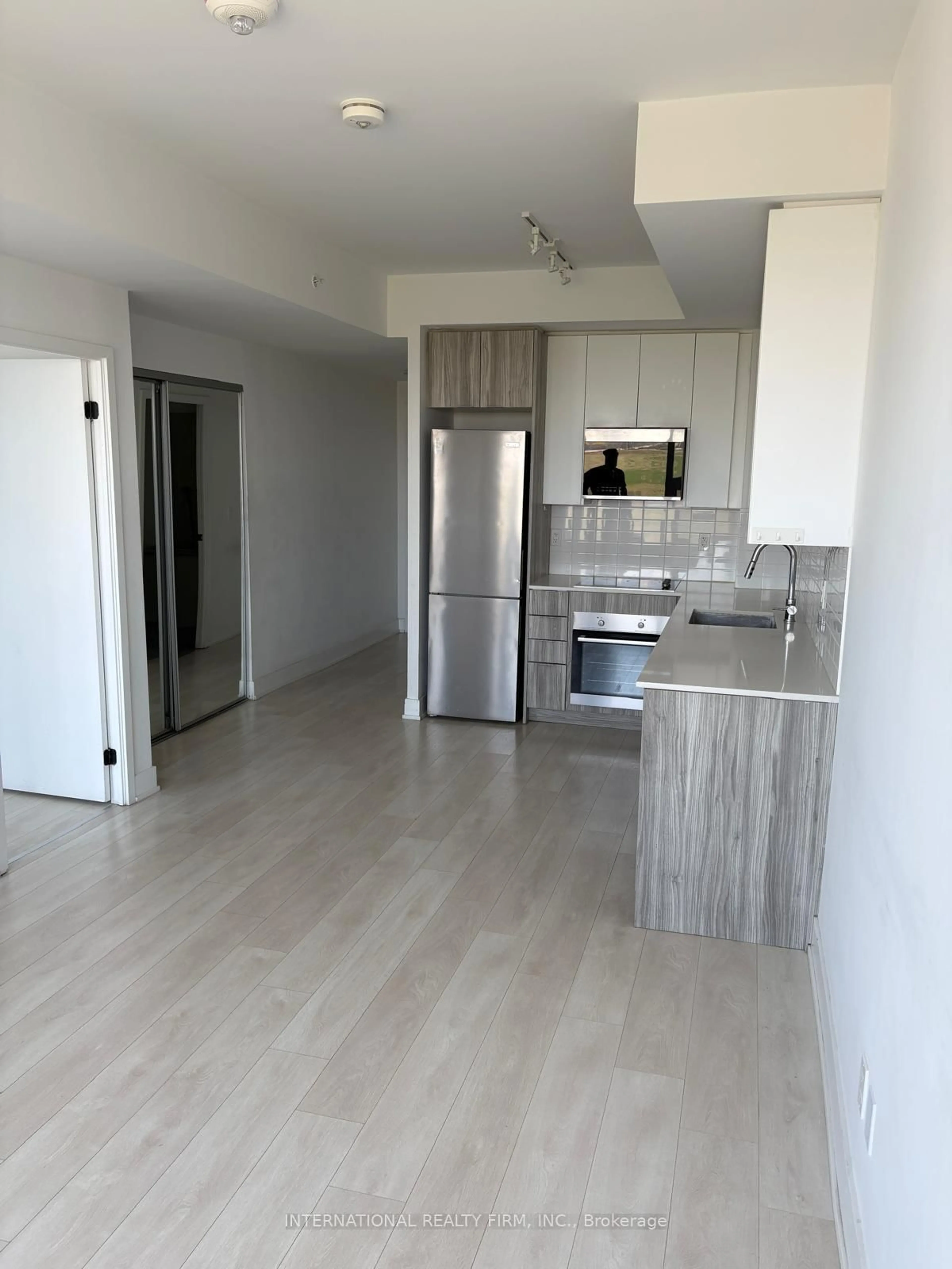 Unknown for 2489 Taunton Rd #916, Oakville Ontario L6H 3R9