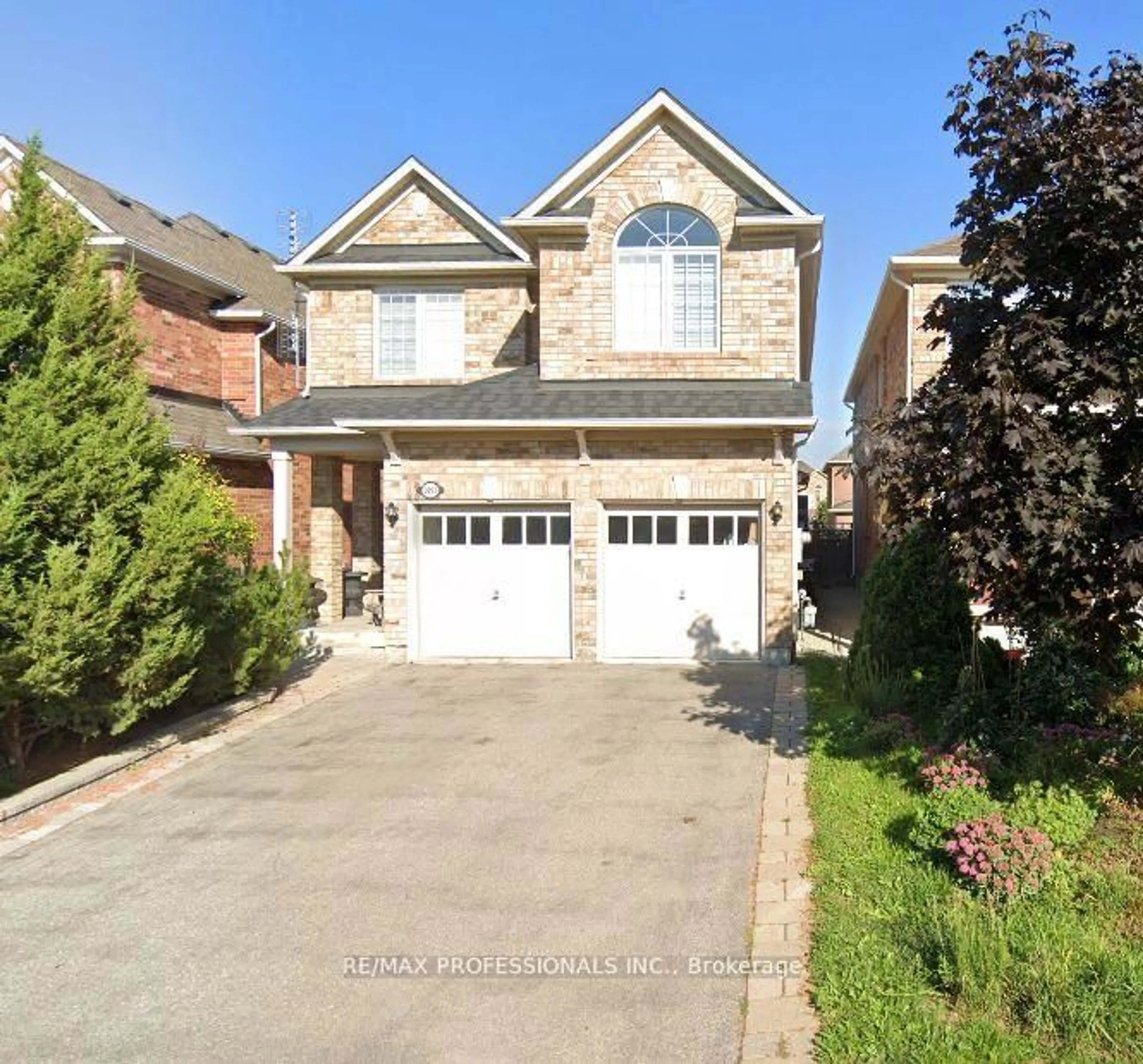 Home with brick exterior material, street for 3895 Henrietta Way, Mississauga Ontario L5M 7Y4