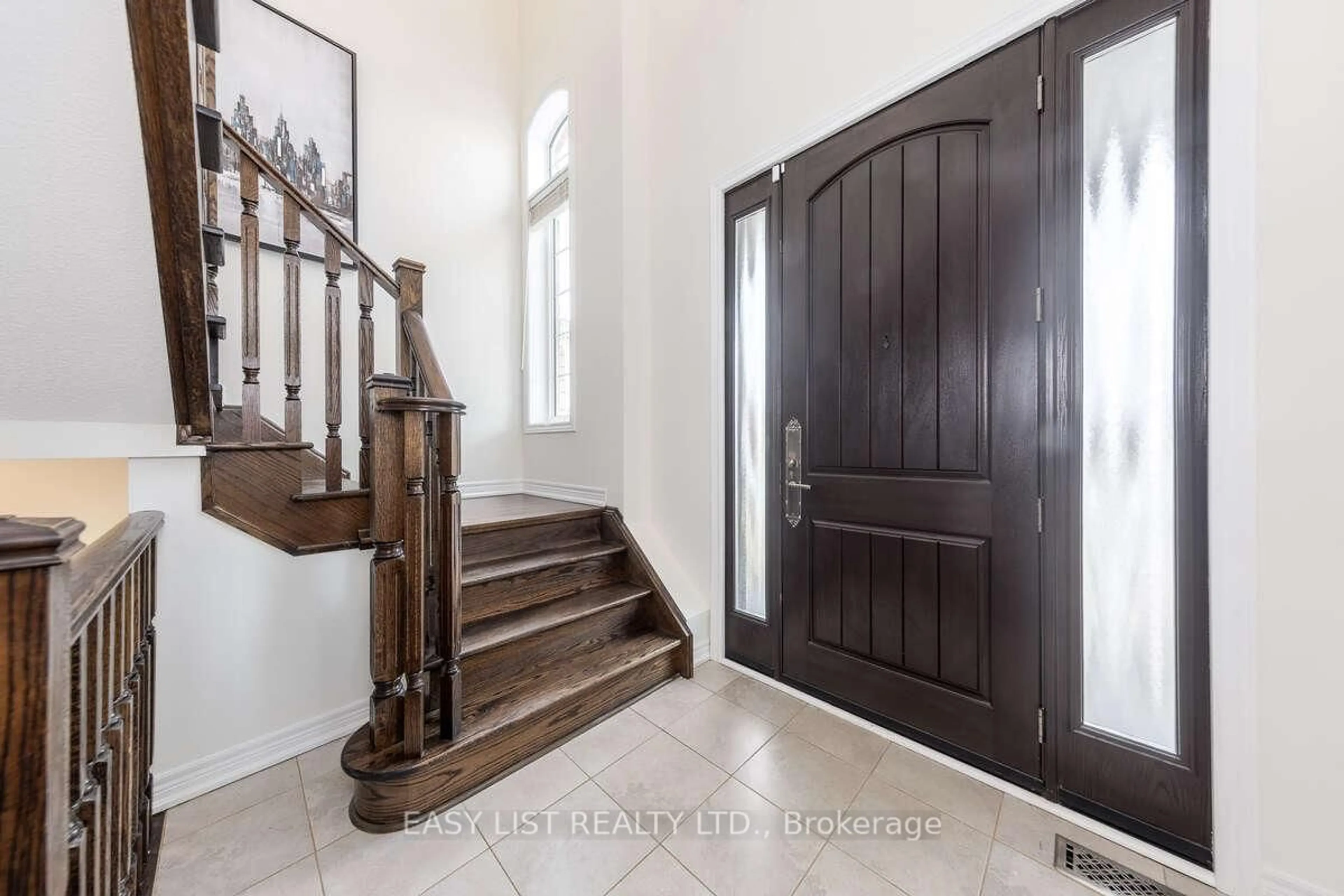 Indoor entryway for 68 Jolana Cres, Halton Hills Ontario L7G 0G4