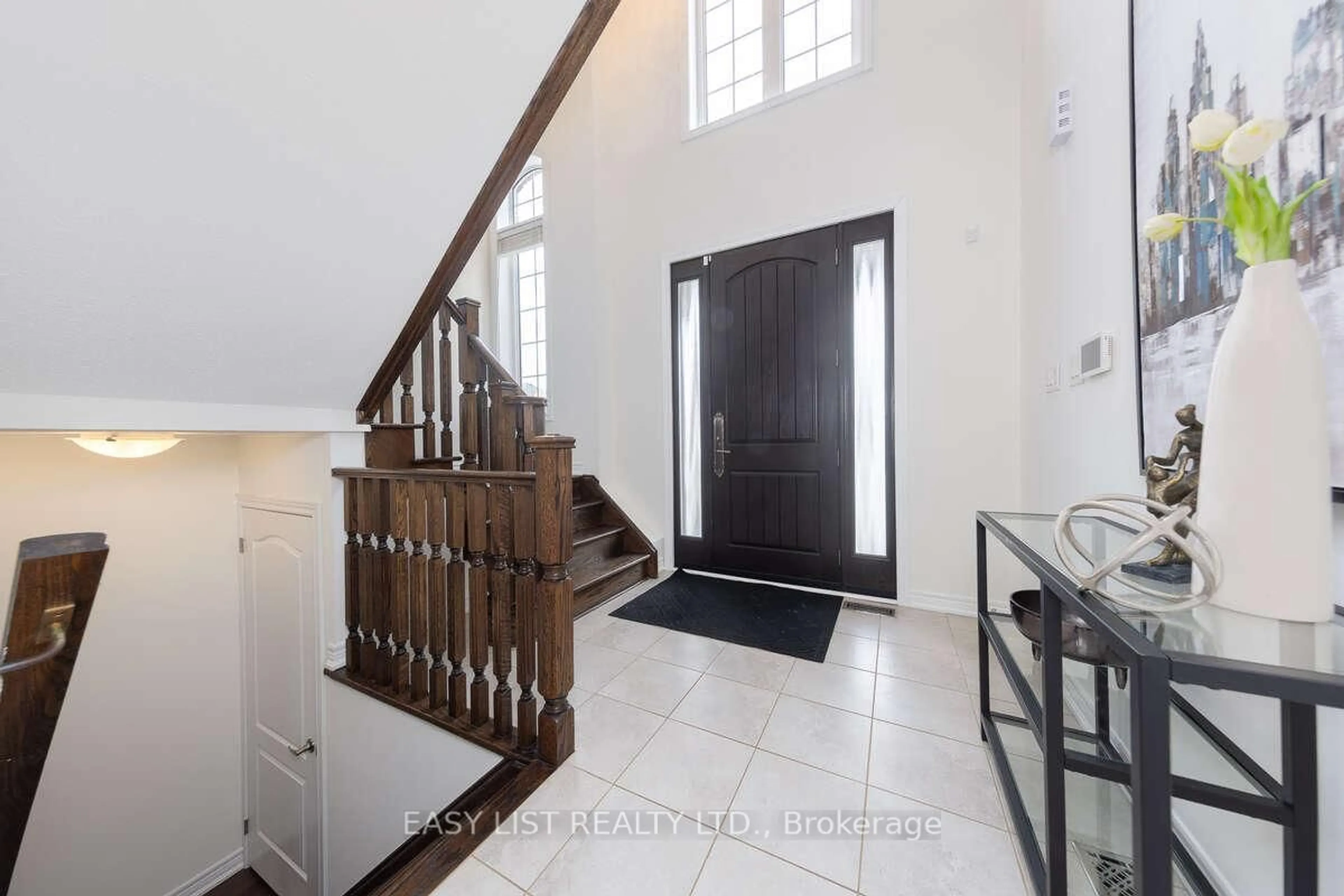 Indoor foyer for 68 Jolana Cres, Halton Hills Ontario L7G 0G4