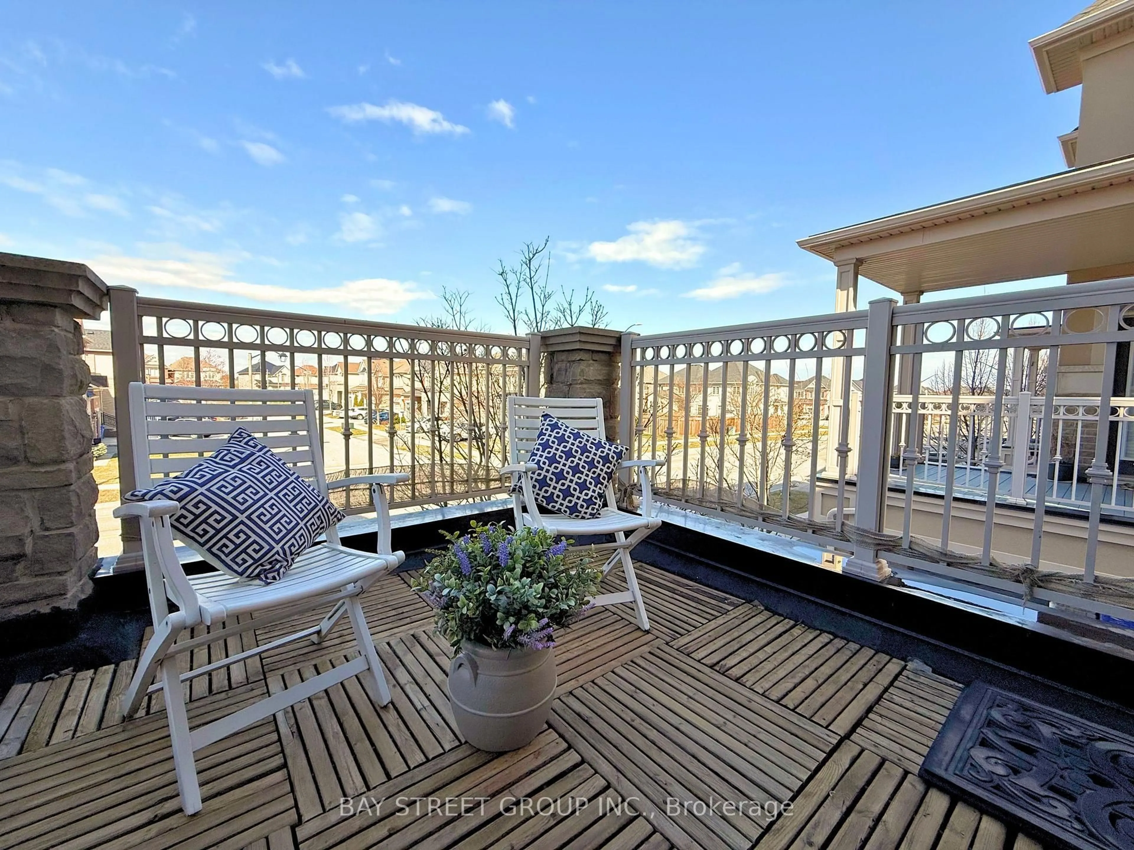 Balcony in the apartment, water/lake/river/ocean view for 2564 Grand Oak Tr, Oakville Ontario L6M 0S4