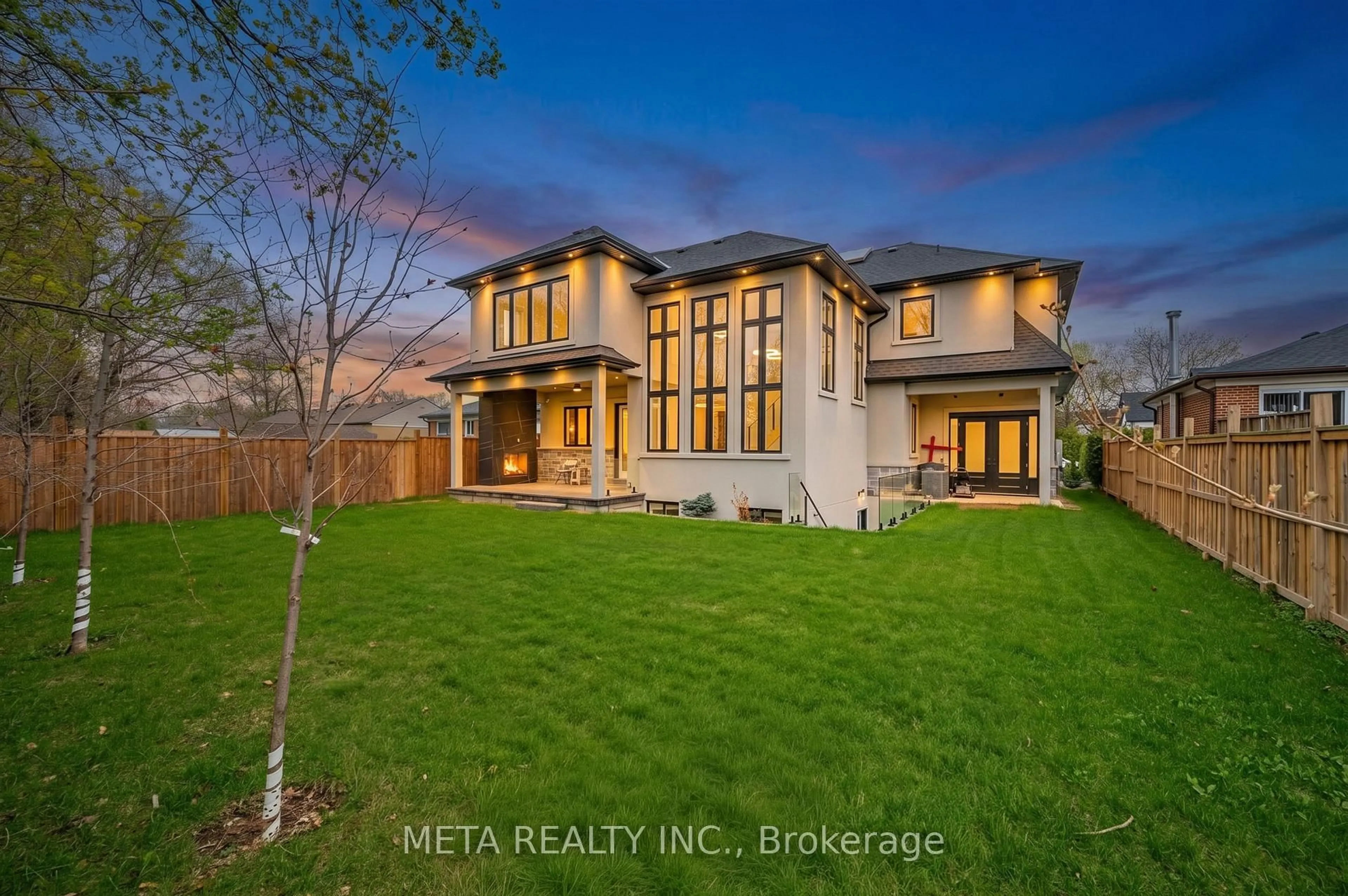 Home with brick exterior material, unknown for 1035 Pinegrove Rd, Oakville Ontario L6L 2W3