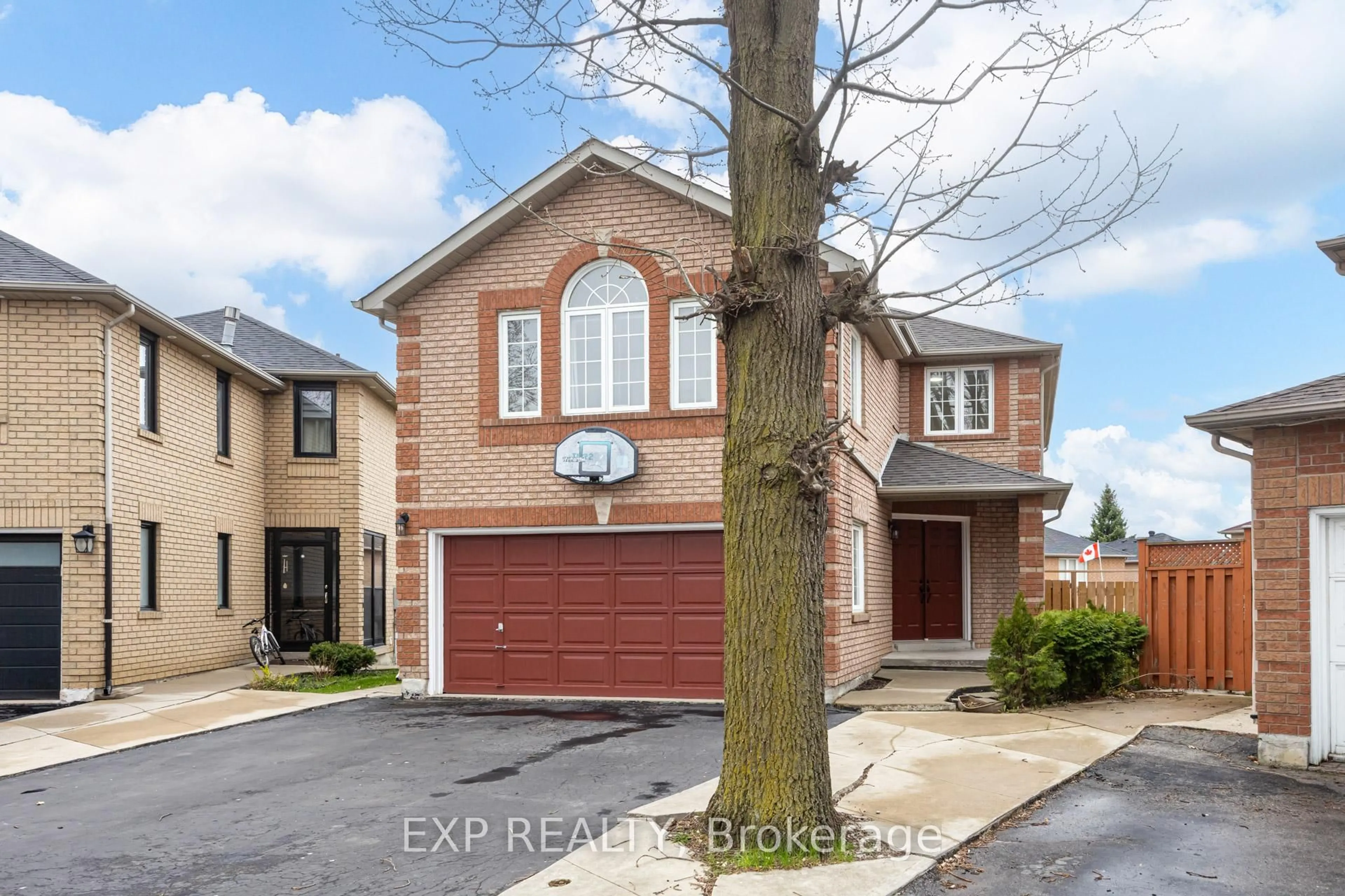 Home with brick exterior material, street for 7 Flaming Oak Crt, Brampton Ontario L6Y 4G5