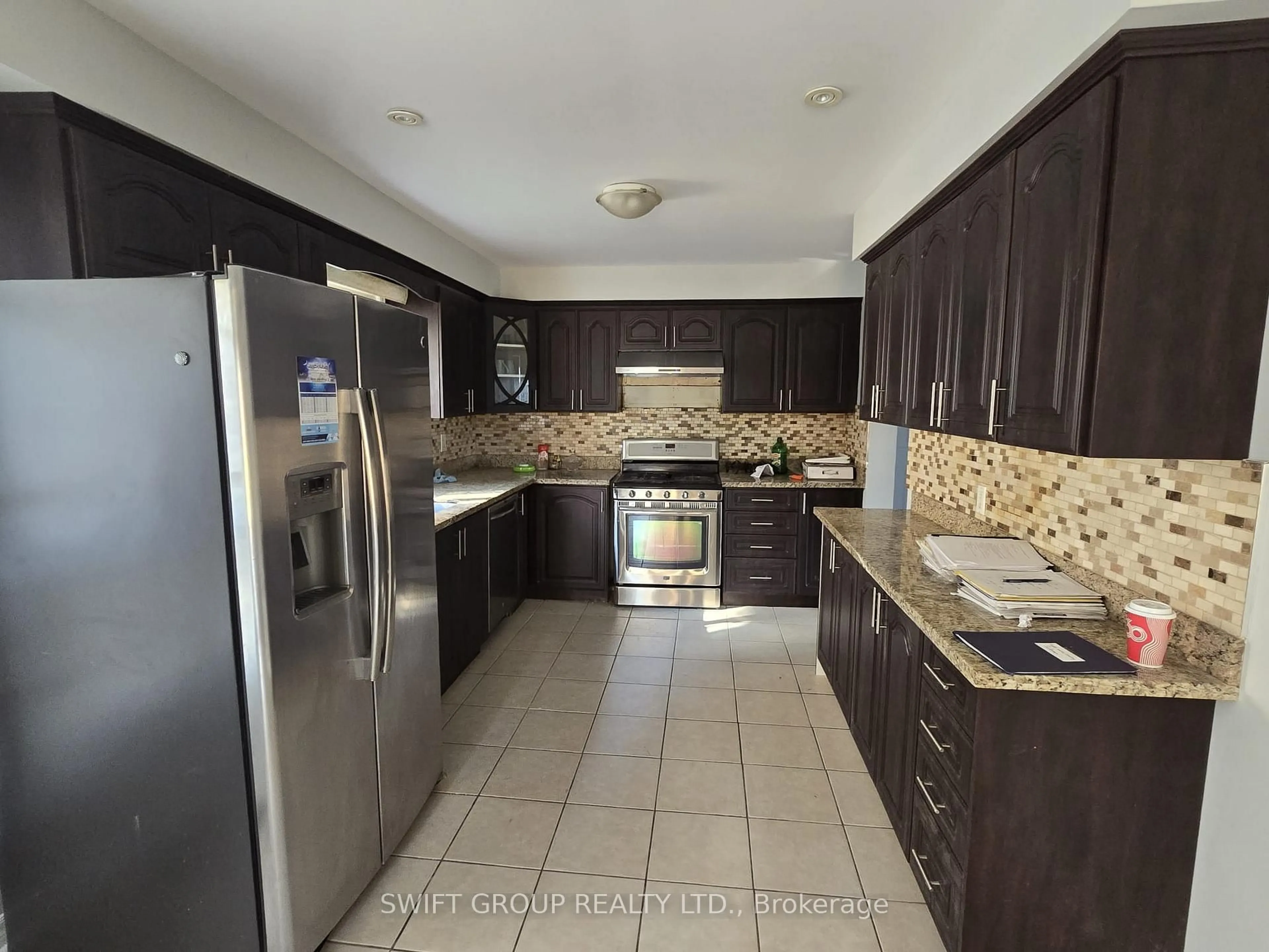 Standard kitchen, ceramic/tile floor for 18 Samson Crt, Brampton Ontario L6Y 3M4