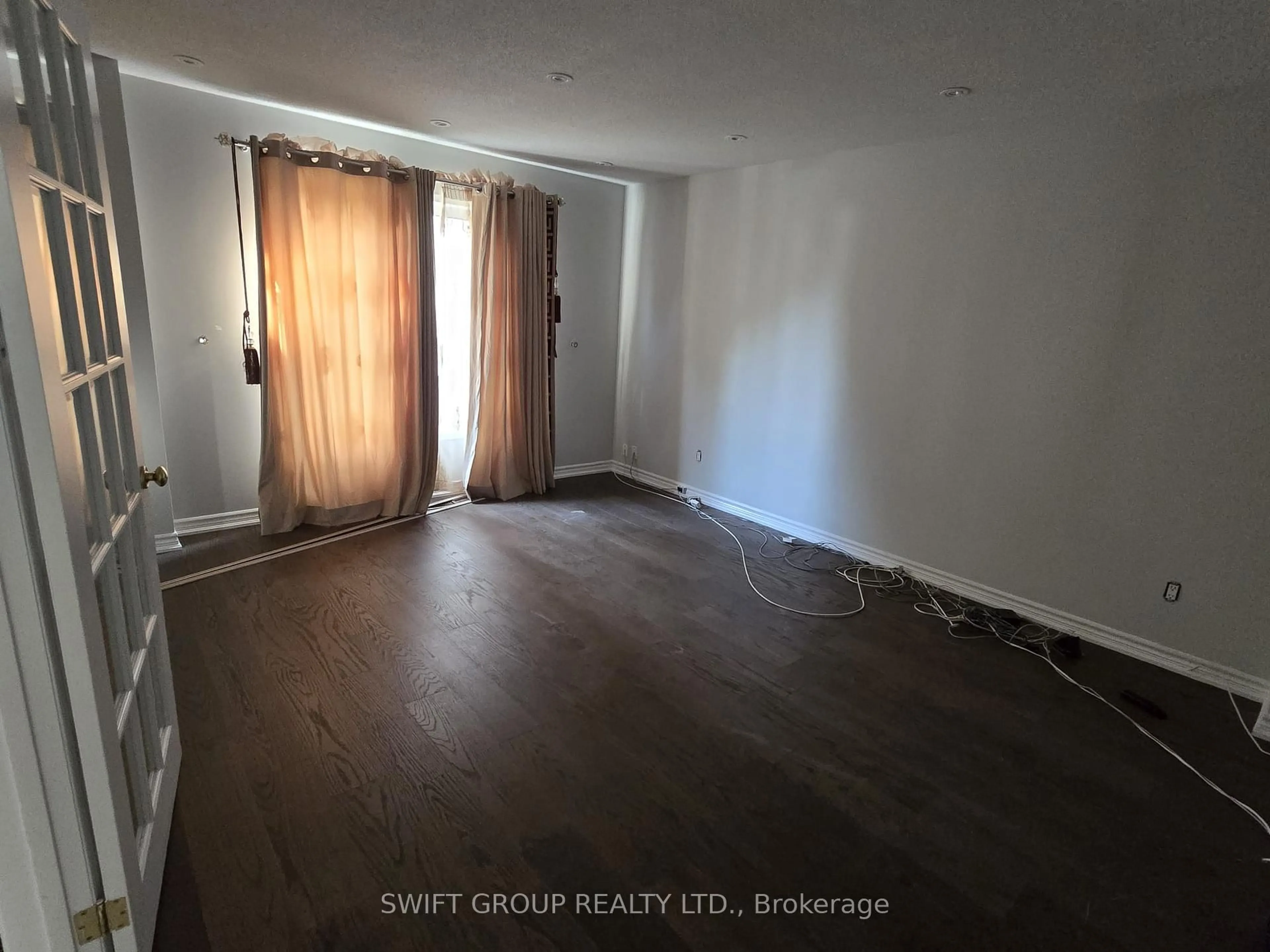 A pic of a room for 18 Samson Crt, Brampton Ontario L6Y 3M4