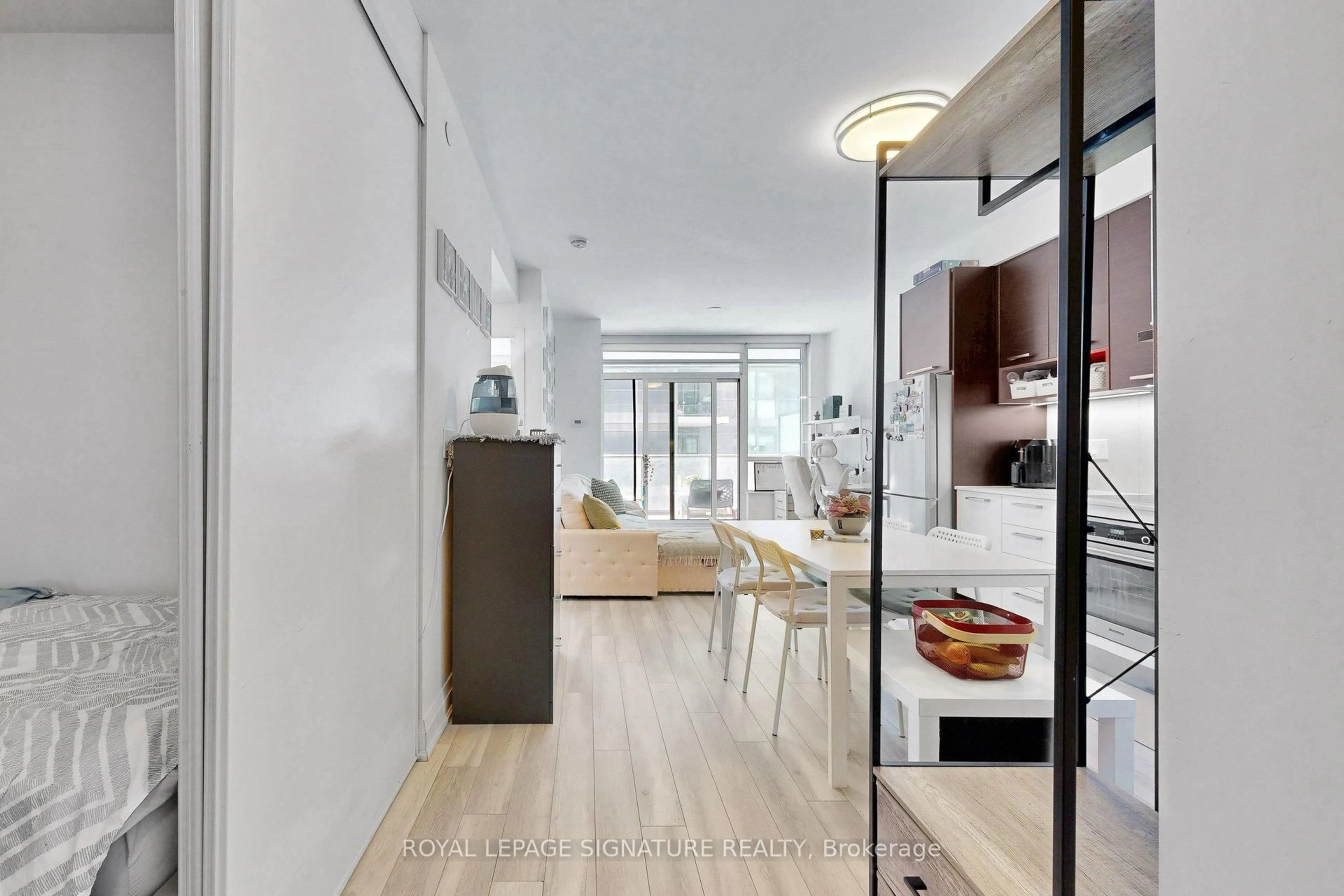 Indoor entryway for 36 Park Lawn Rd #301, Toronto Ontario M8V 0E5