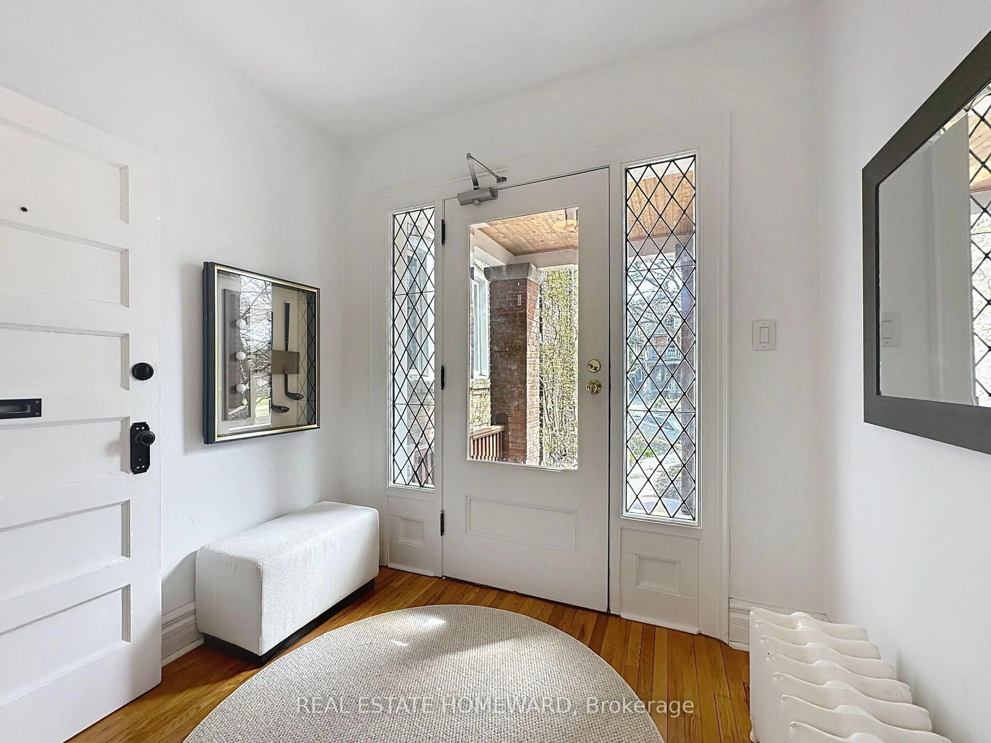 Indoor entryway for 92 Indian Rd, Toronto Ontario M6R 2V4