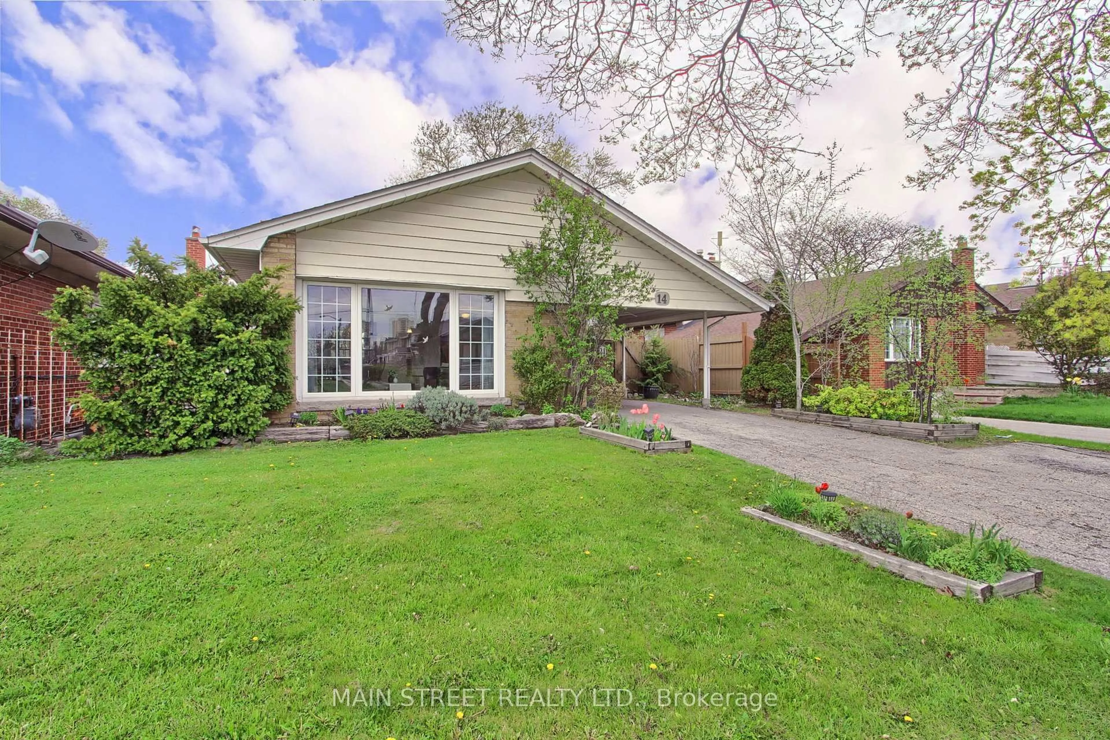 A pic from outside/outdoor area/front of a property/back of a property/a pic from drone, street for 14 Westhampton Dr, Toronto Ontario M9R 1X6