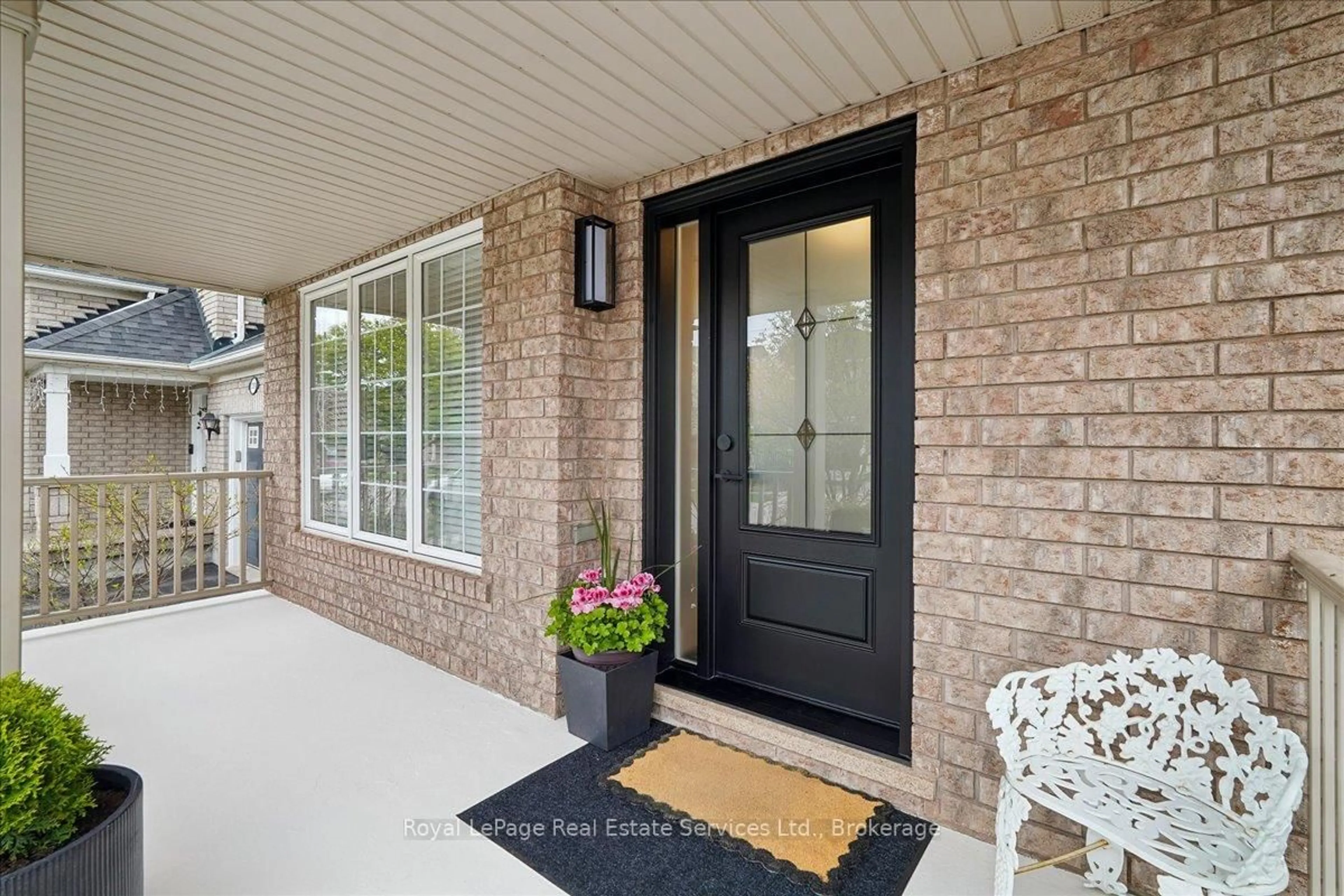 Indoor entryway for 2347 Hollybrook Dr, Oakville Ontario L6M 4T6