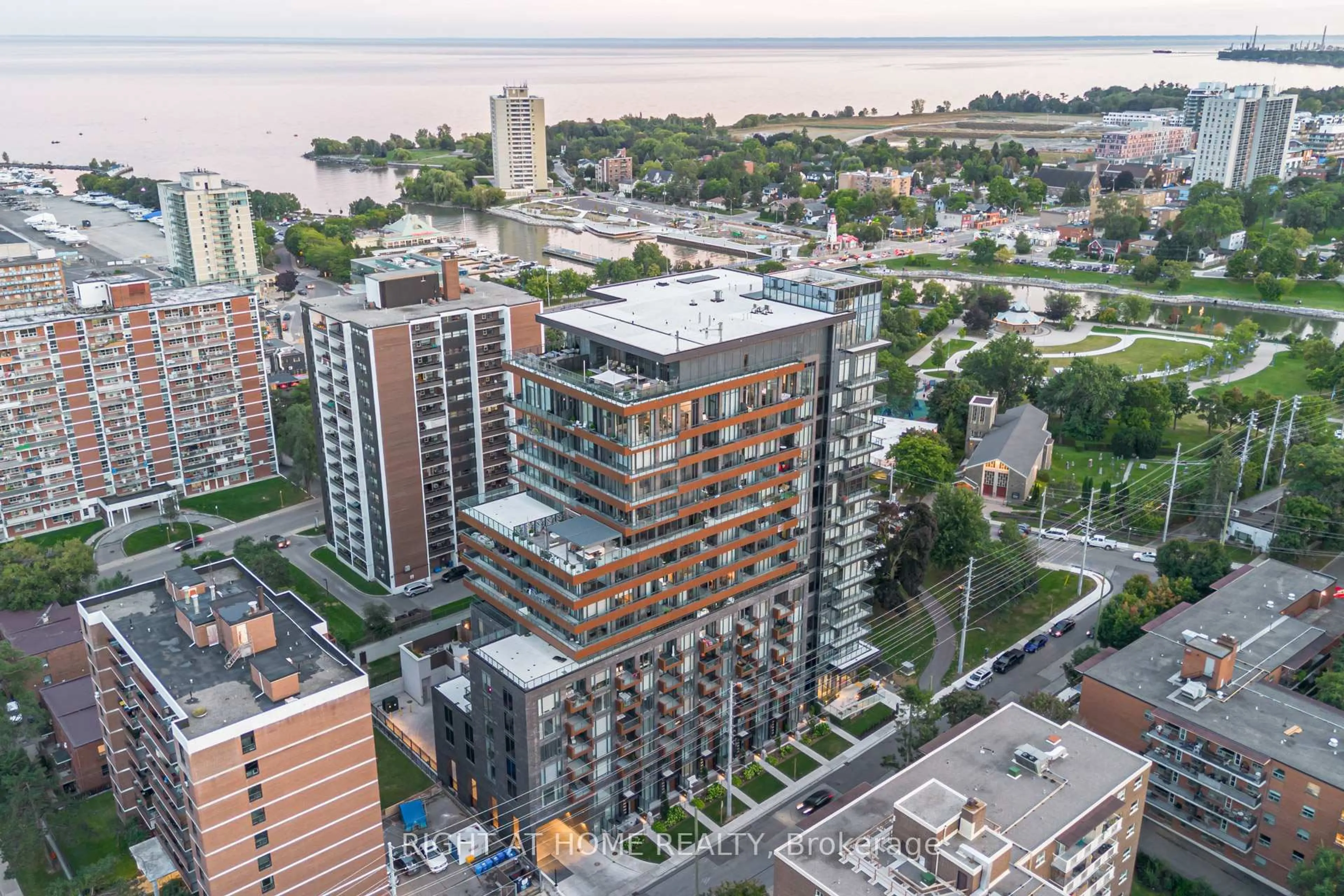A pic from outside/outdoor area/front of a property/back of a property/a pic from drone, city buildings view from balcony for 21 Park St #506, Mississauga Ontario L5G 0C2