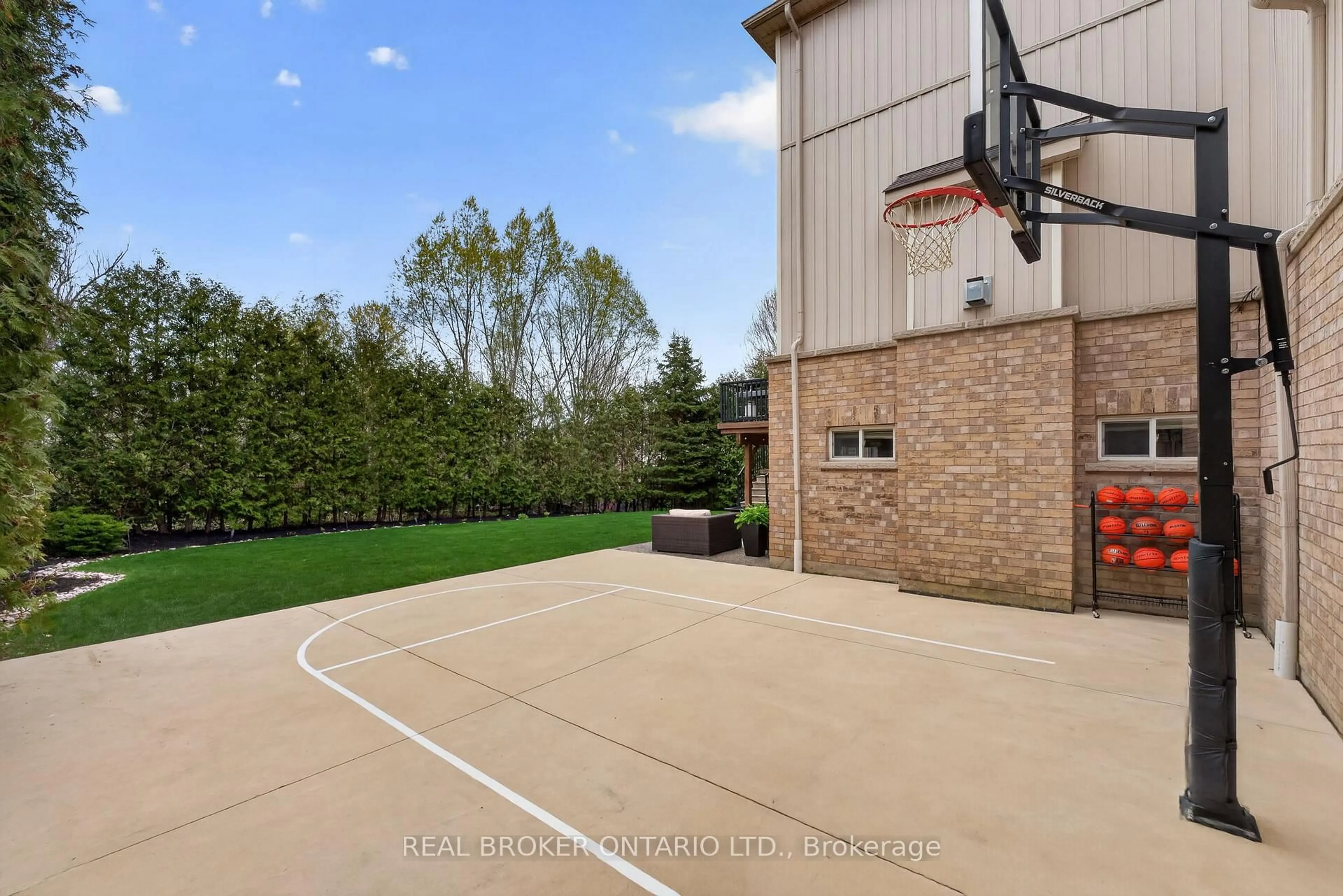Patio, street for 8 Gamble St, Halton Hills Ontario L7G 0B7