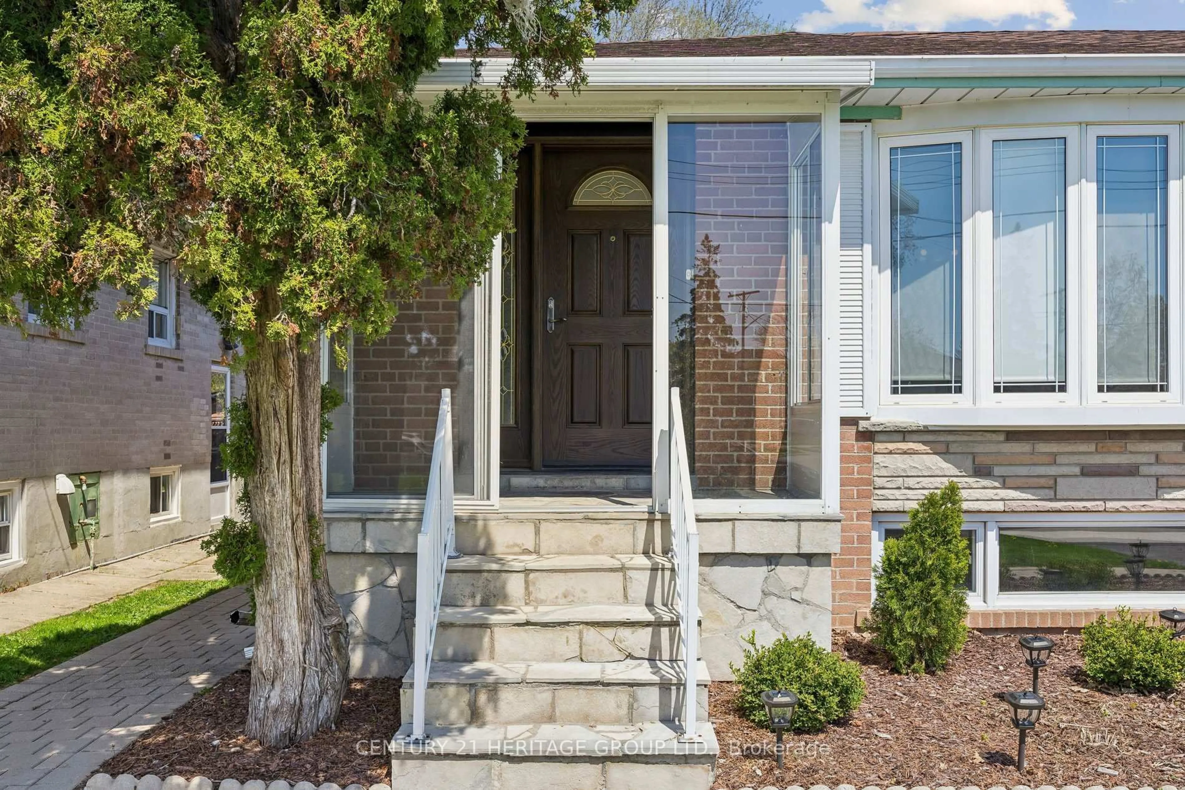 Unknown for 40 Amaron Ave, Toronto Ontario M9V 1Z1