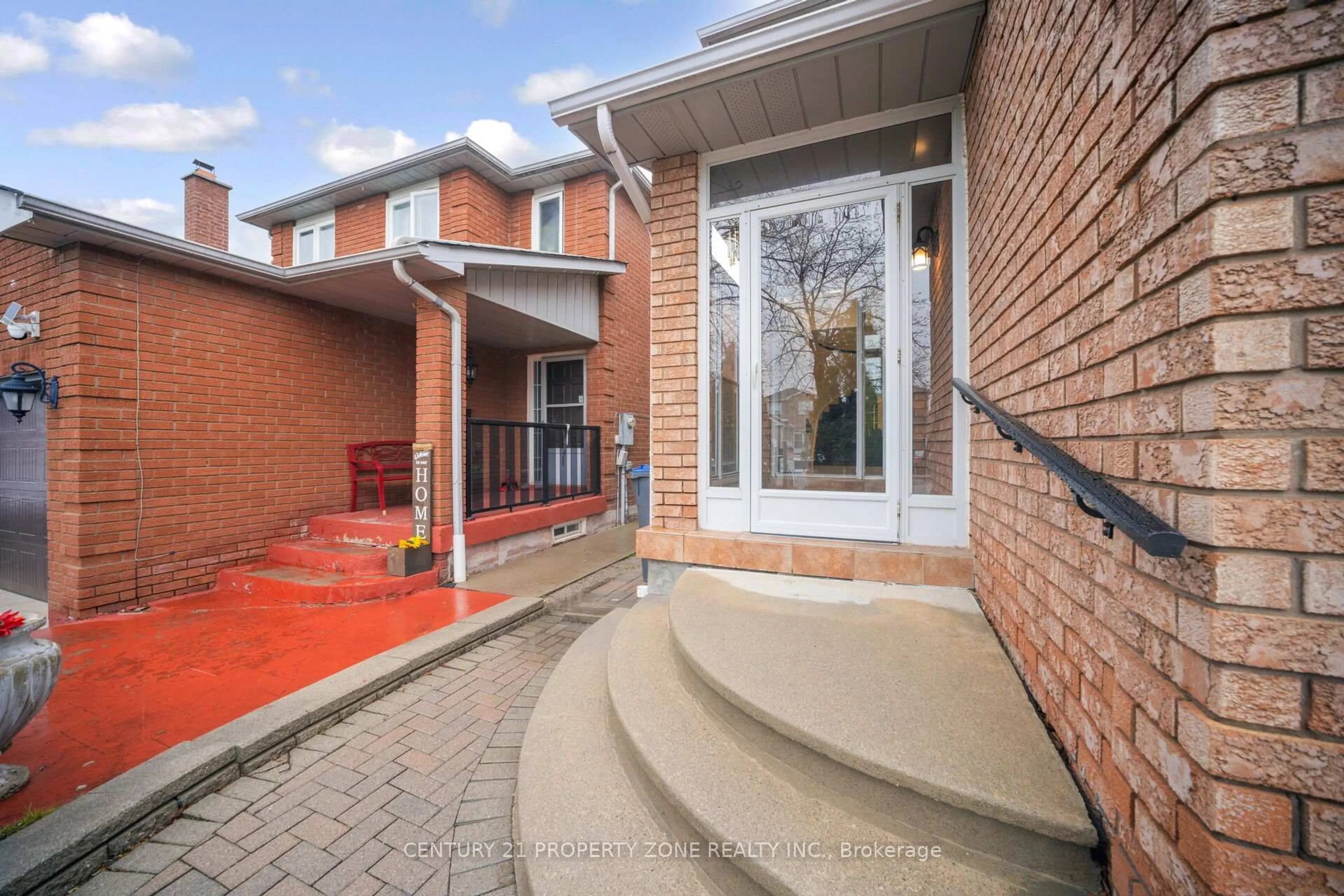 Home with brick exterior material, street for 160 Torrance Woods, Brampton Ontario L6Y 4K2